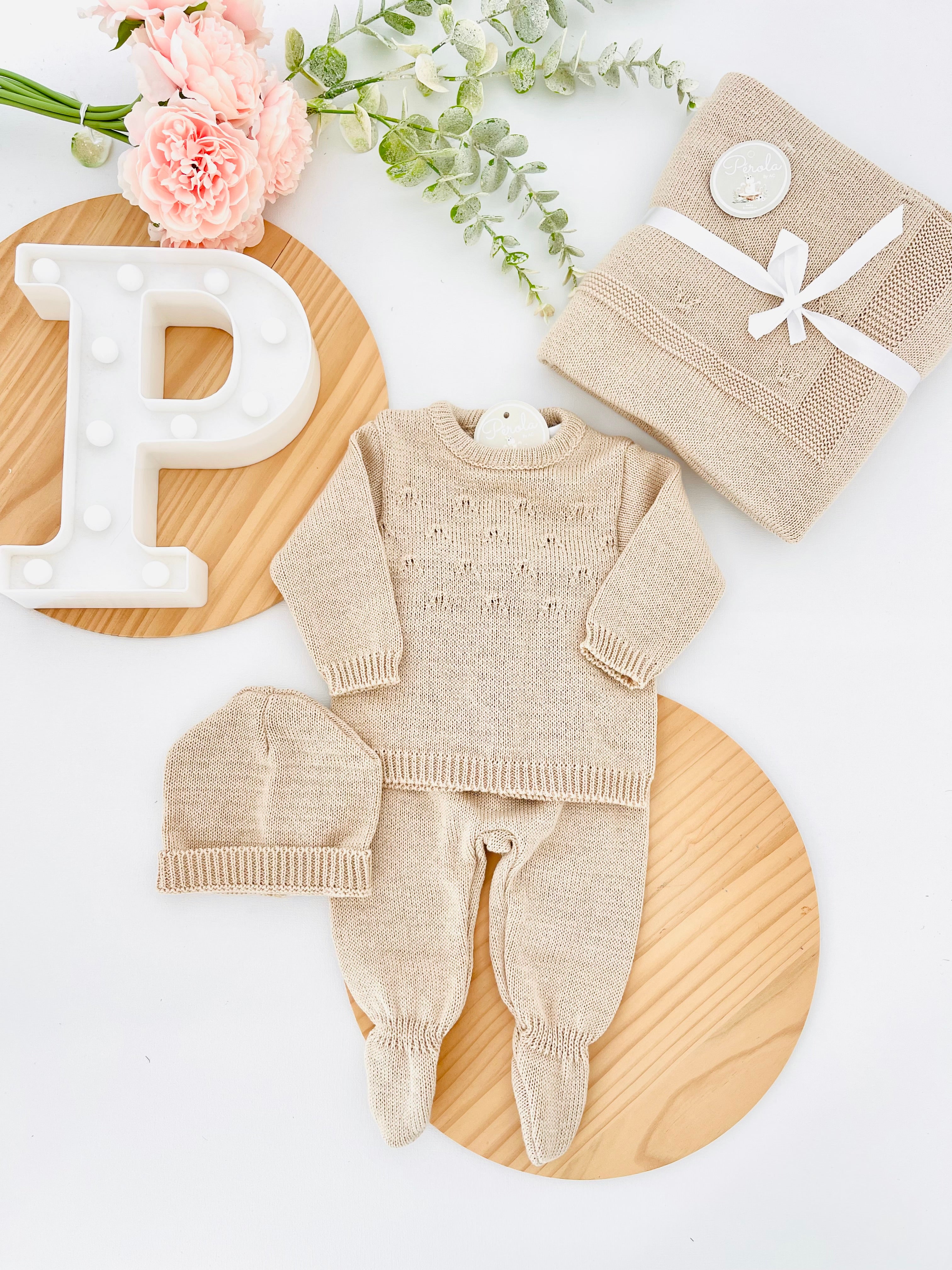 Pack Amorzinho ❤️ Saída de maternidade 4 peças: manta, camisola, calças e gorro