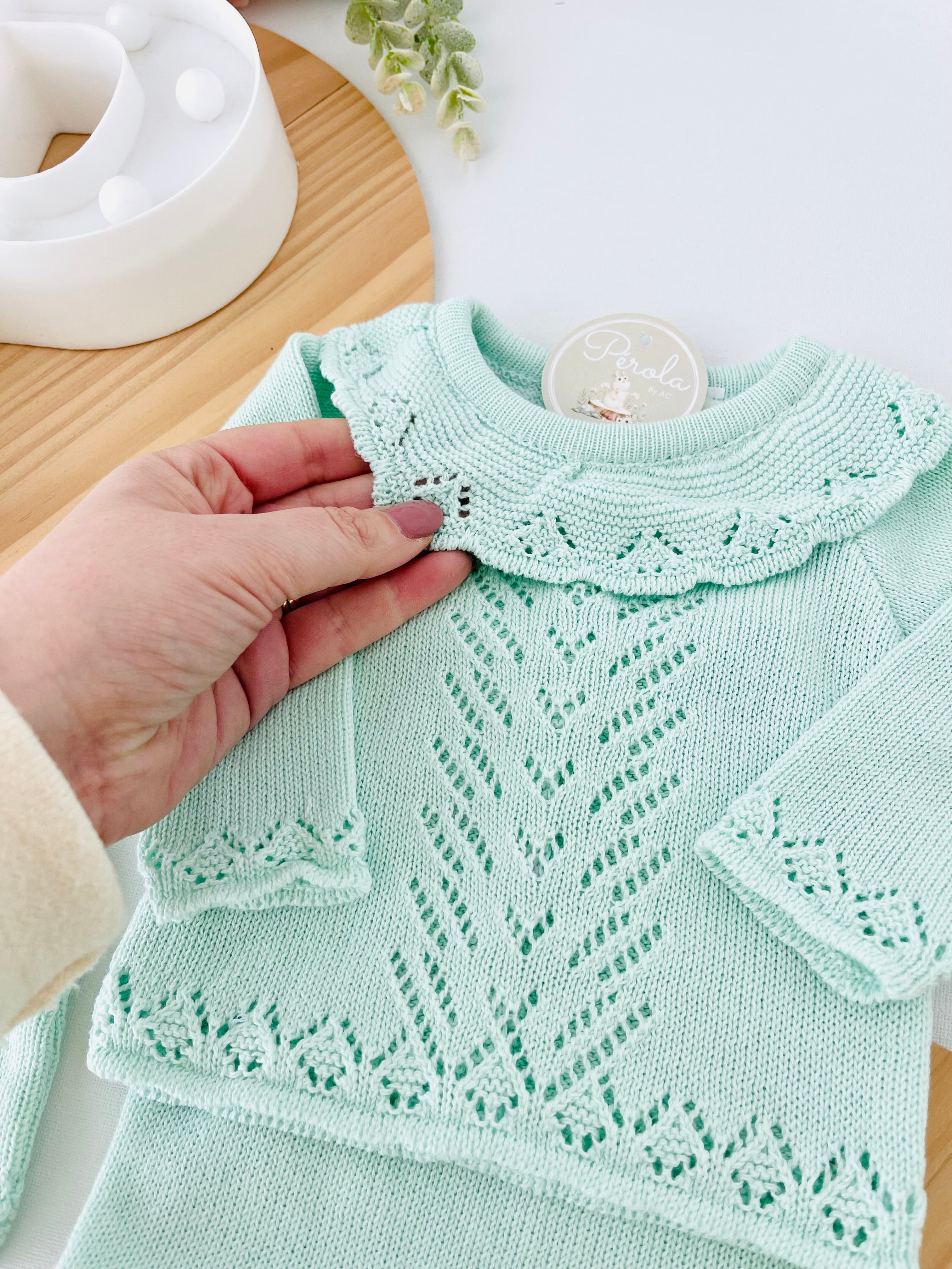 Conjunto malha com golinha: camisola, calças e touca