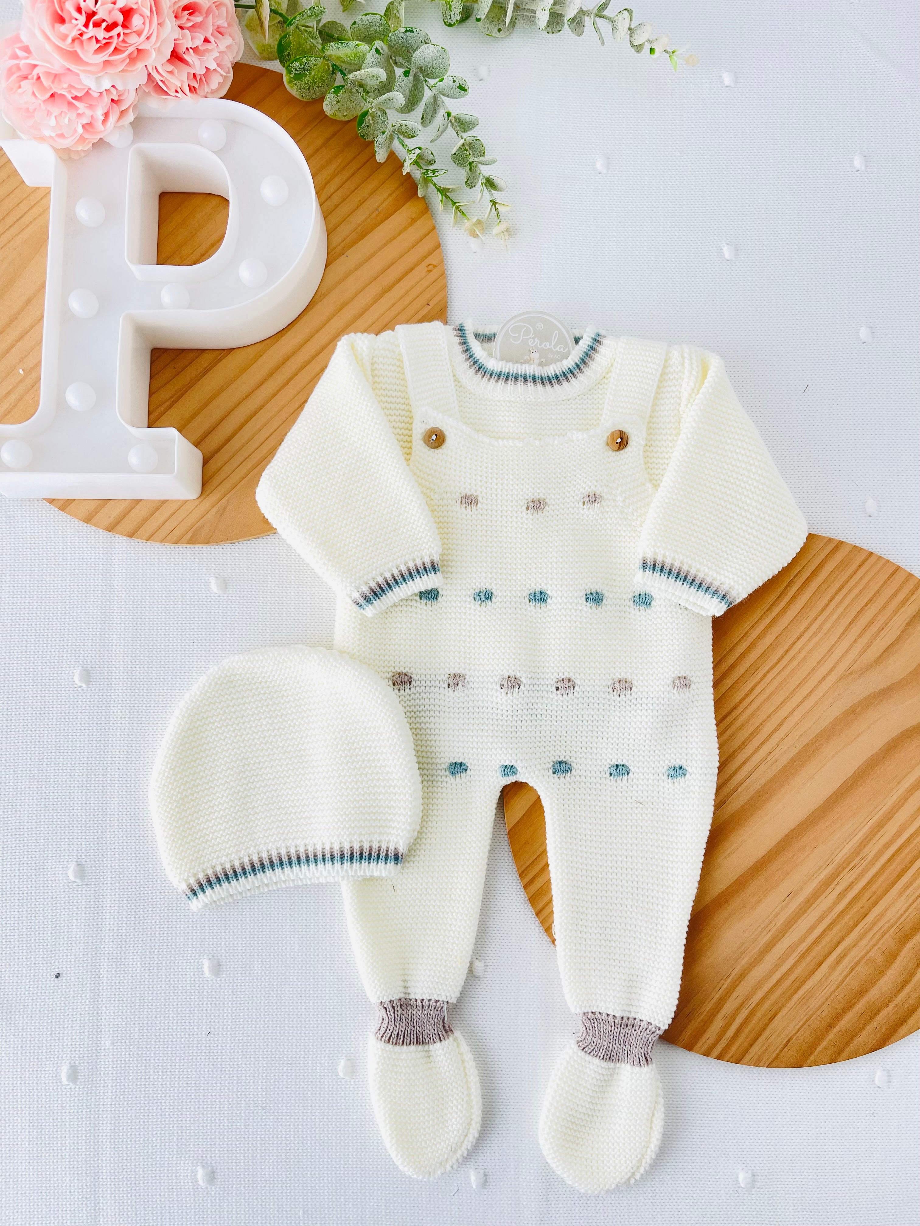 Conjunto pintas unissexo: jardineiras, camisola e gorro