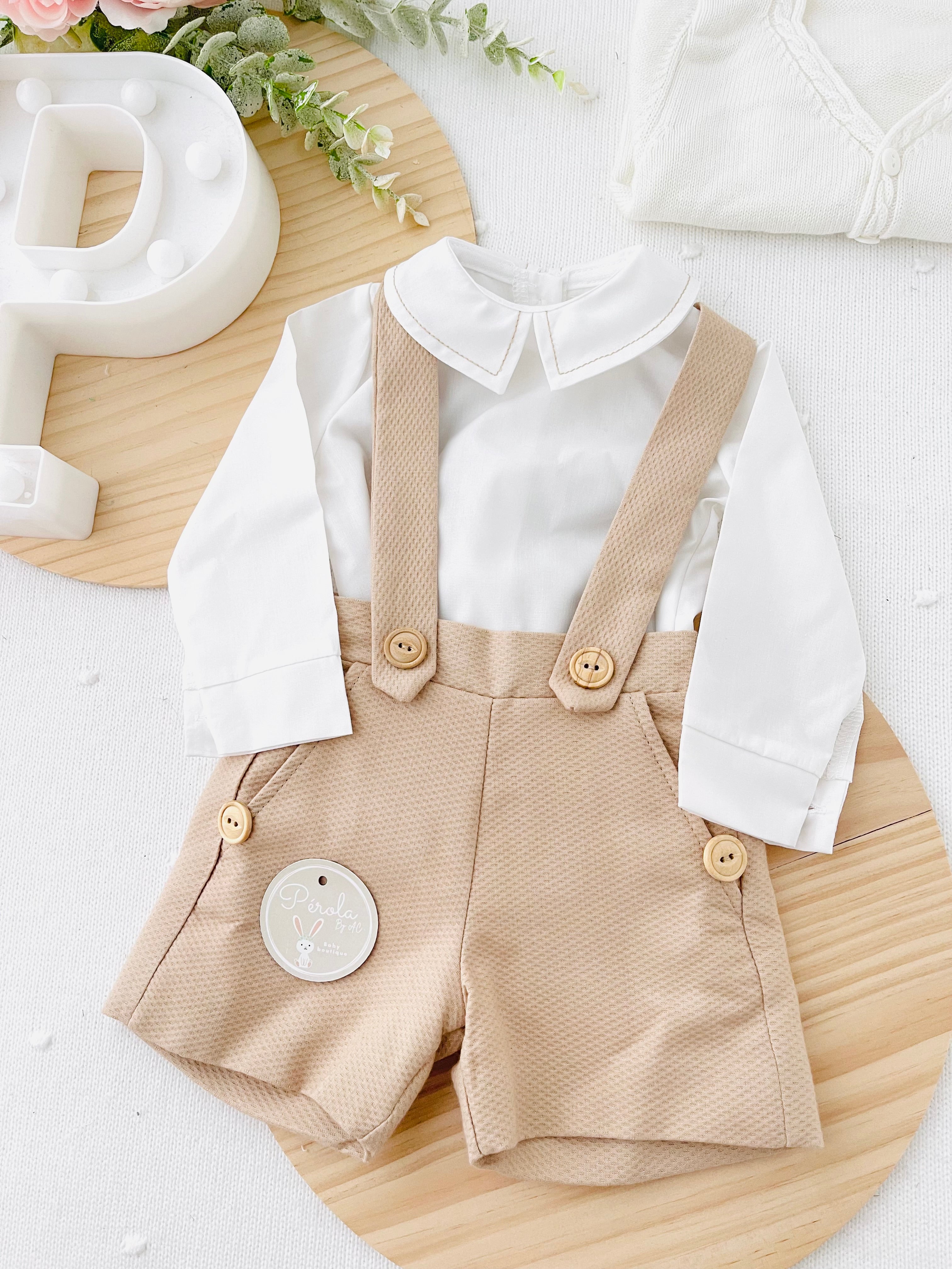 Conjunto menino em Bege: calções e camisa
