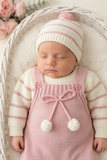 Conjunto risquinhas rosa: jardineiras, camisola e gorro