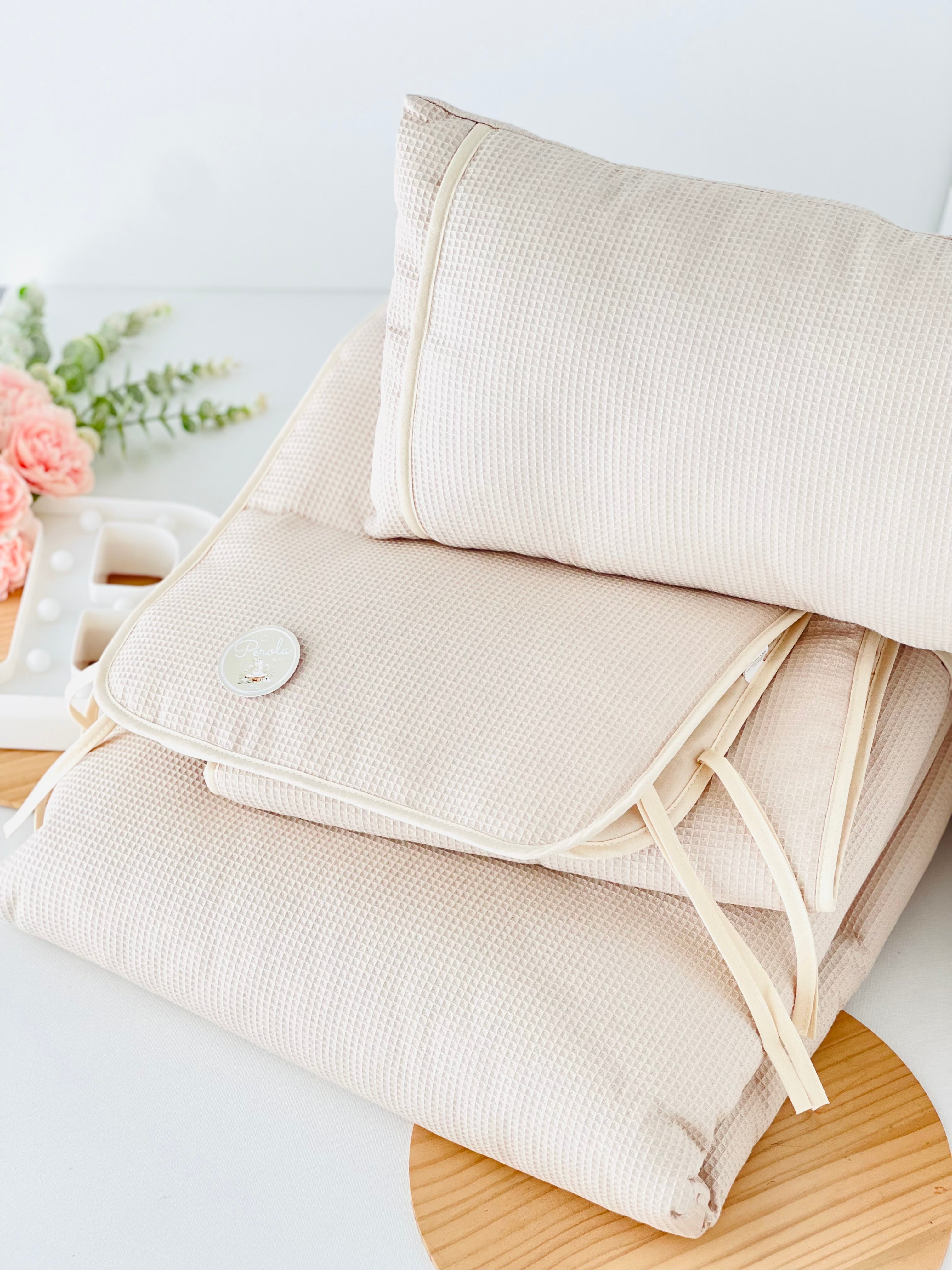 Conjunto Edredon para cama de grades: almofada, edredon e proteção lateral