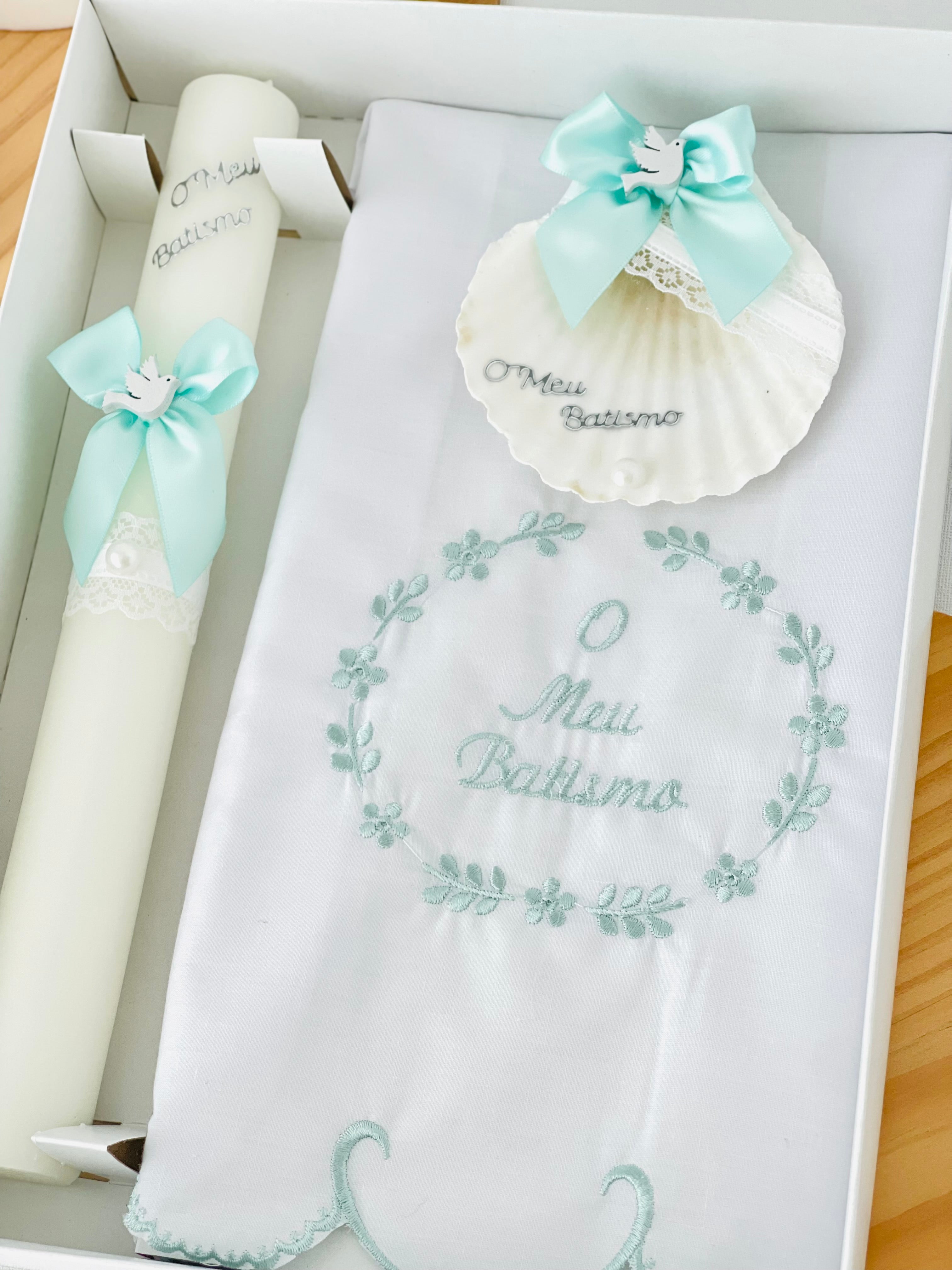Conjunto para Batizado: vela, toalha e concha Batizado - Ramos