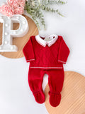 Saída de maternidade em vermelho: camisola com gola de camisa e calças