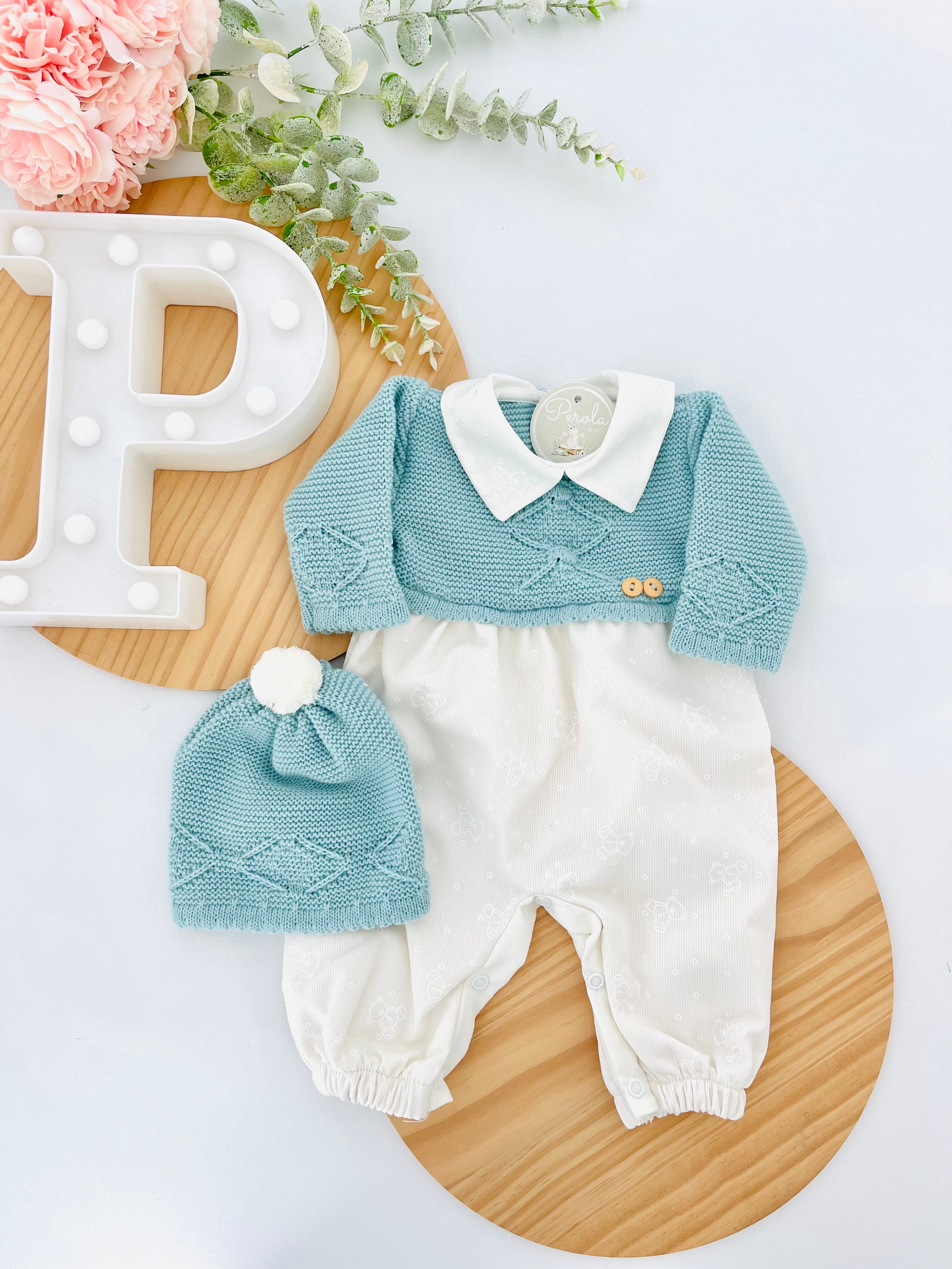 Conjunto quentinho: macacão e gorro