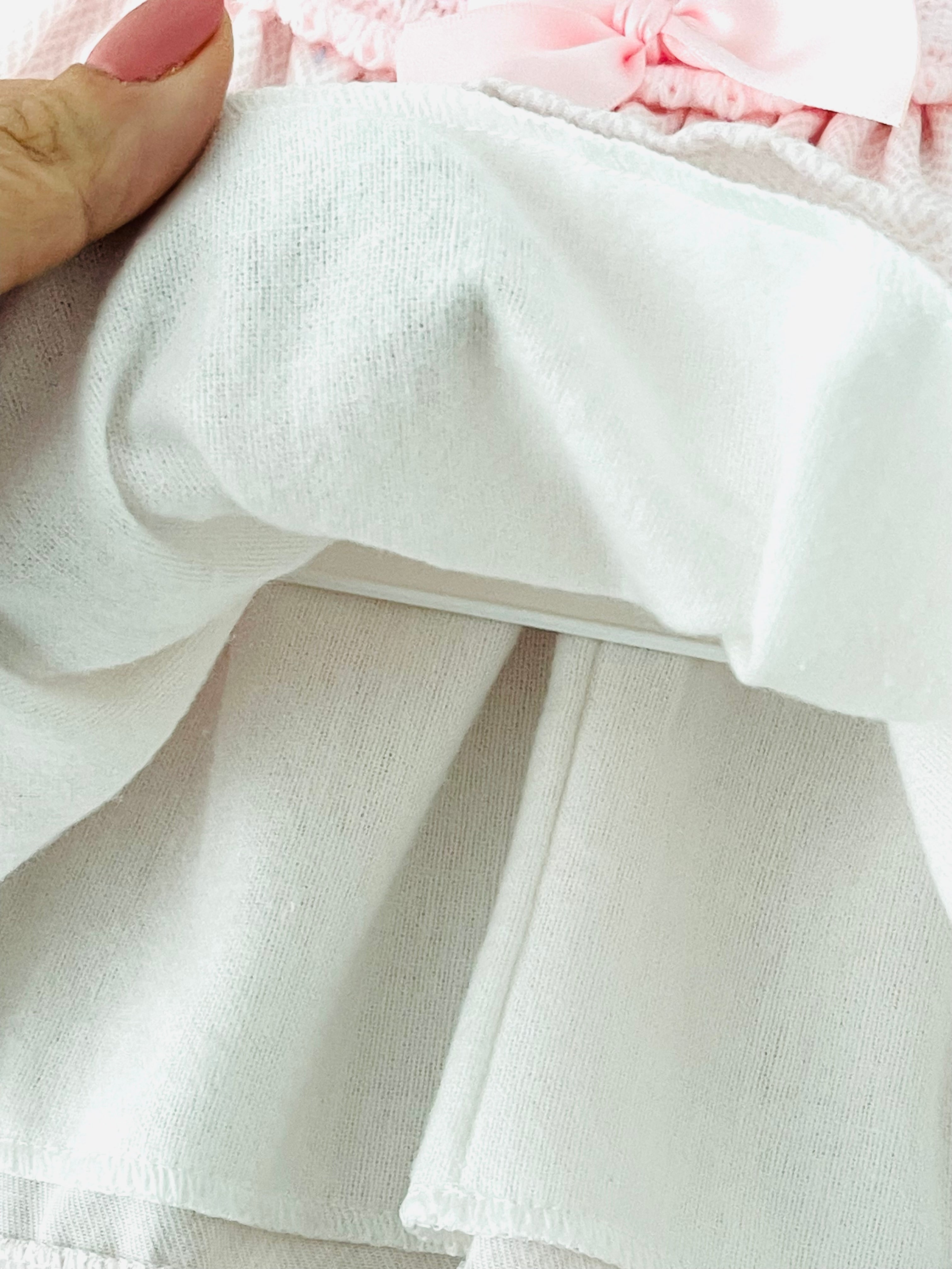 Vestido e touca rosa