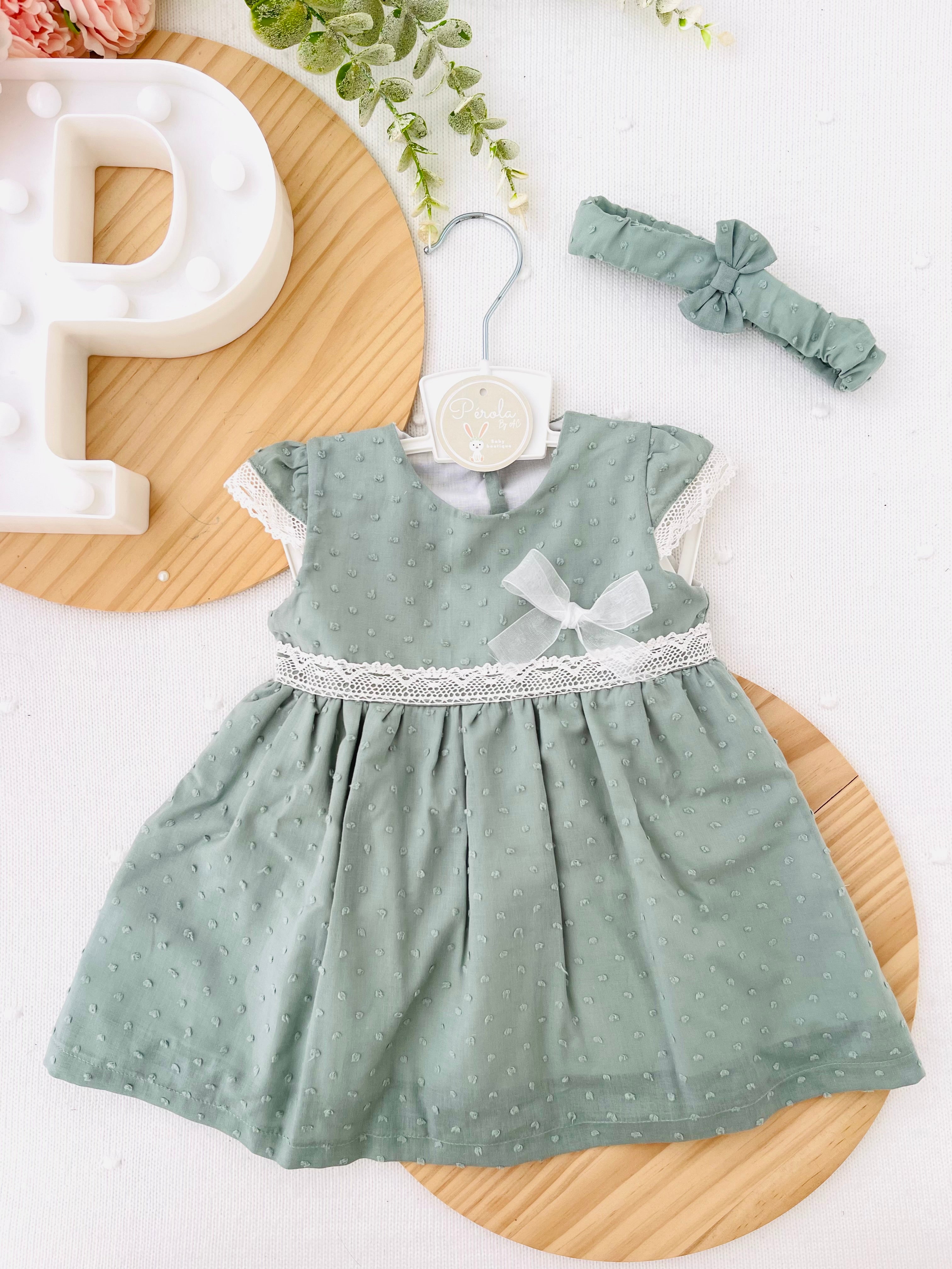 Conjunto plumeti verde: vestido e fita