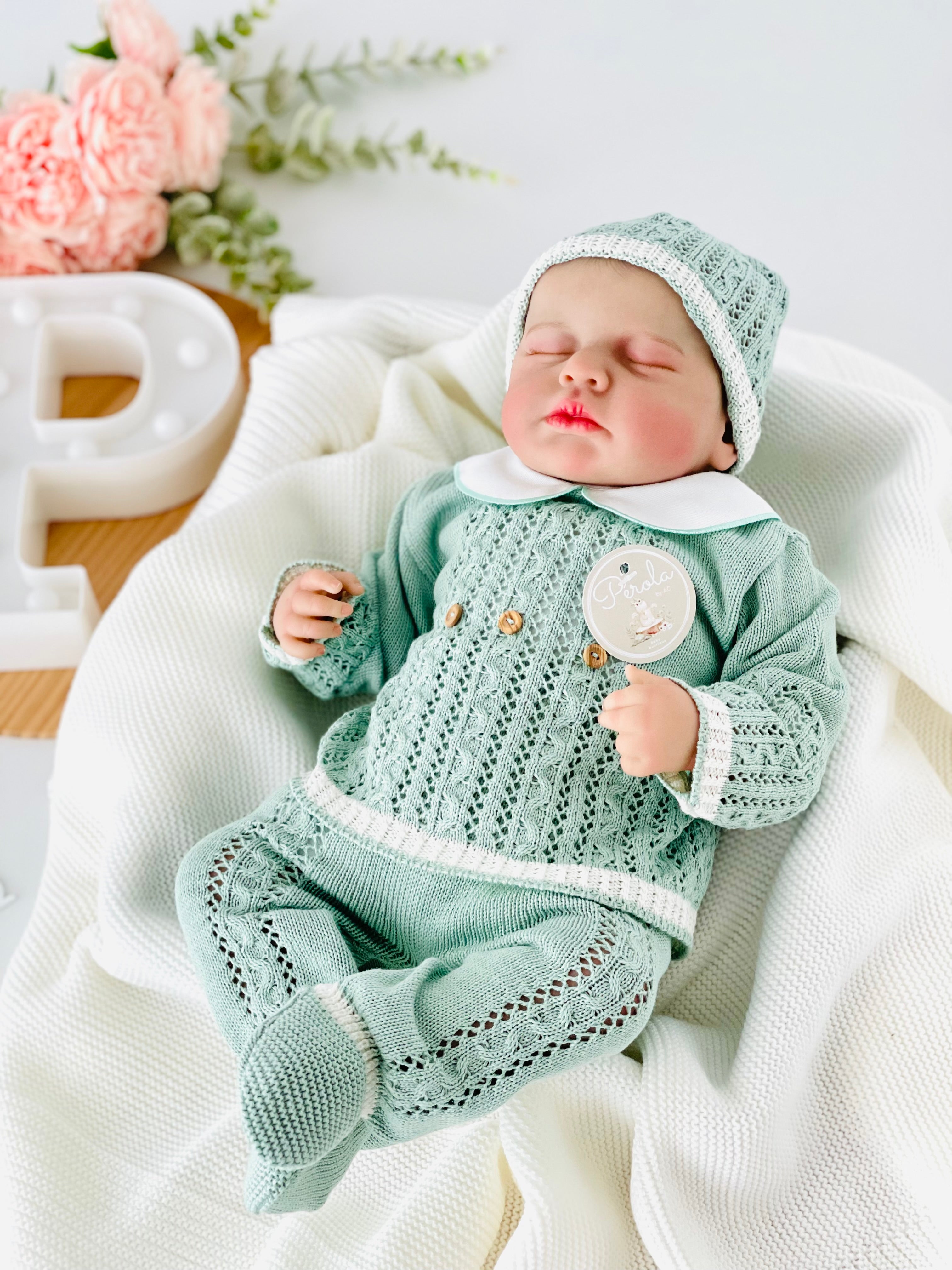 Conjunto recém nascido : camisola, calças e gorro 100% algodão