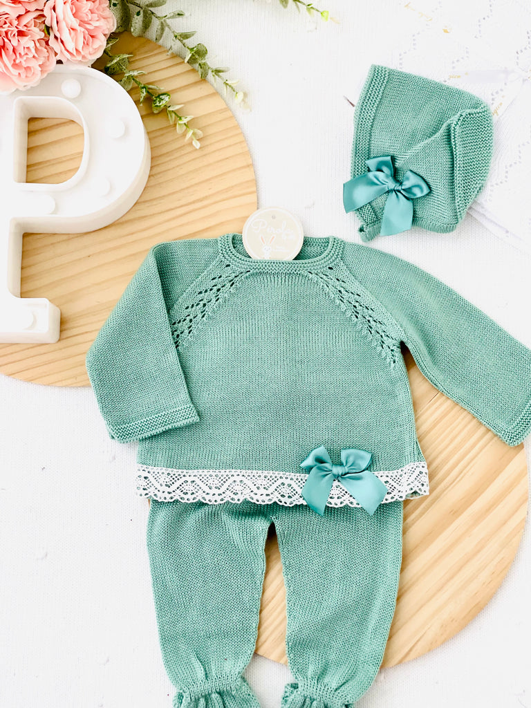 Conjunto malha verde: touca, camisola e calças