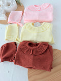 Conjunto doce ternura em tijolo : camisola , calças e touca