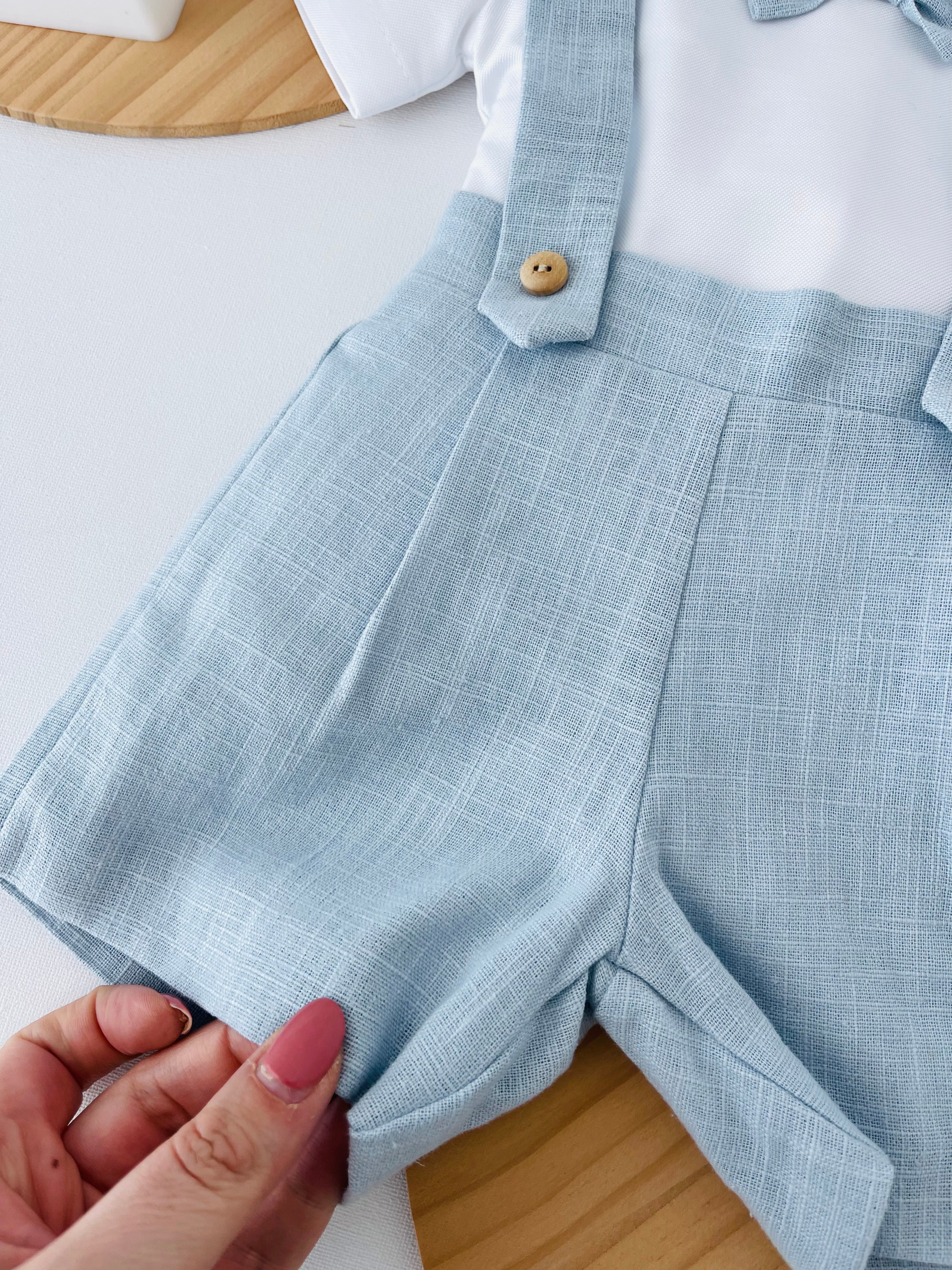 Conjunto cerimónia para menino: calções, camisa e laço