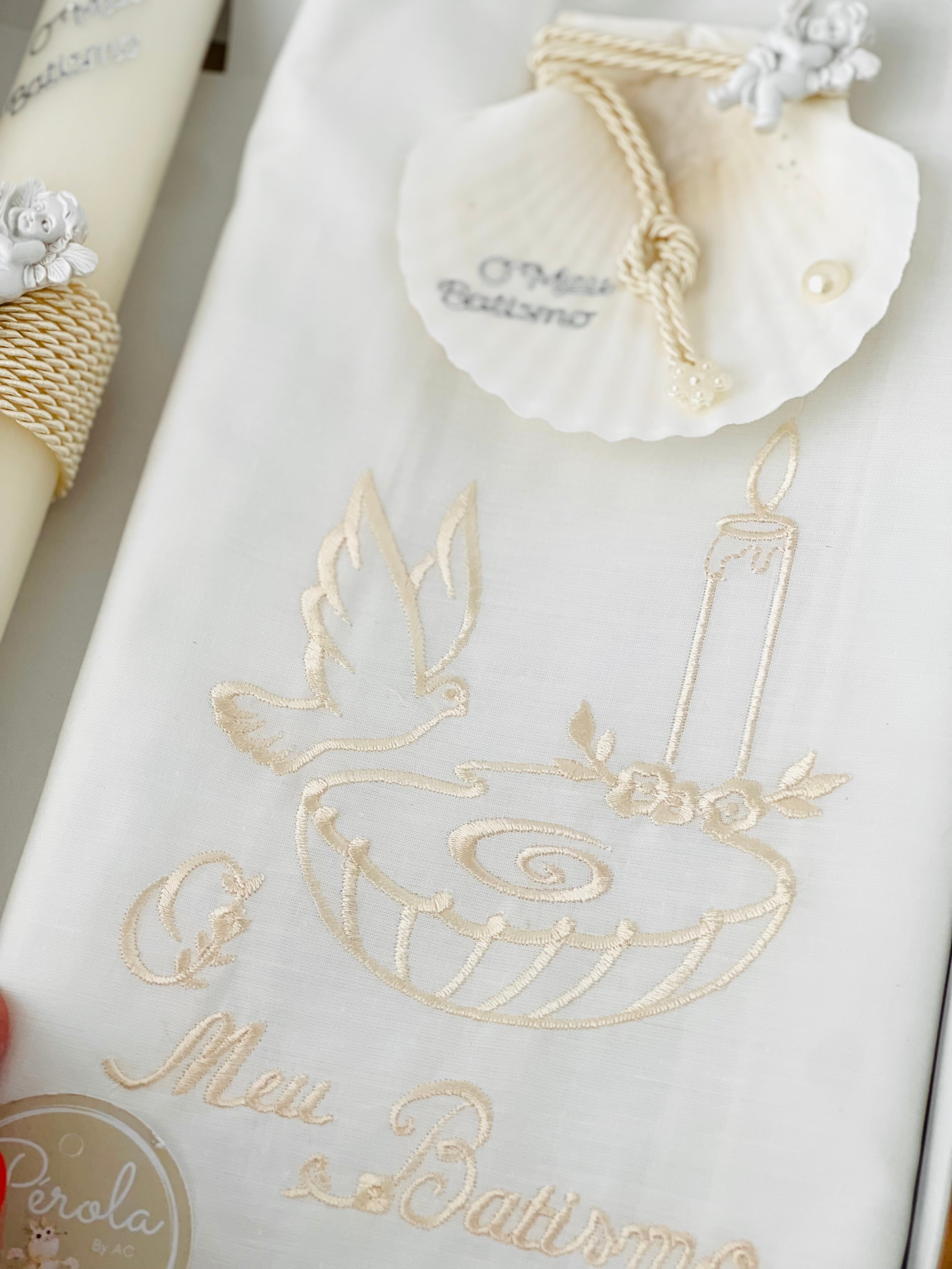 Conjunto para Batizado: vela, toalha e concha Batizado Pomba