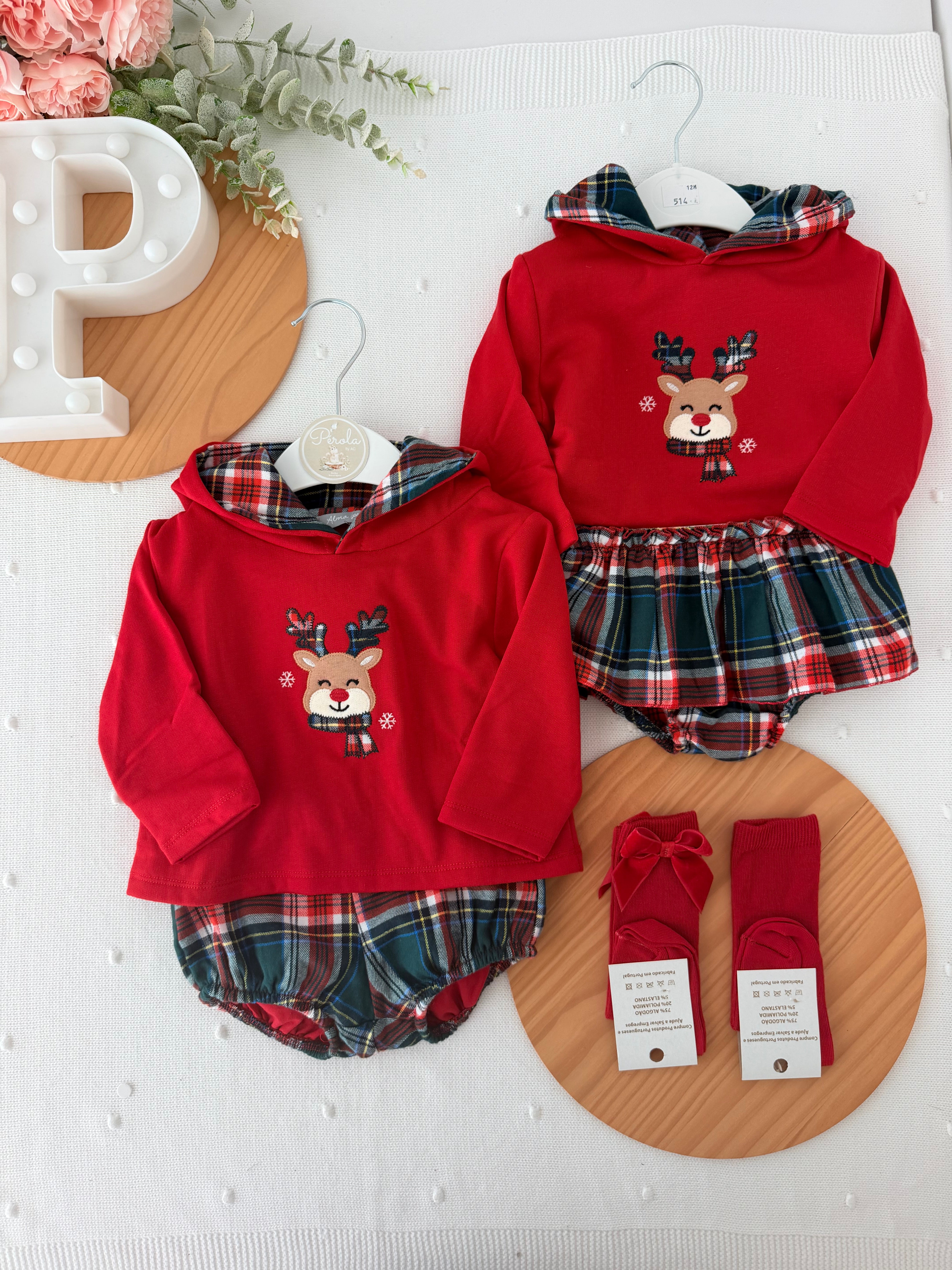 Conjunto Renas menina: camisola com capuz e saia/tapa fraldas