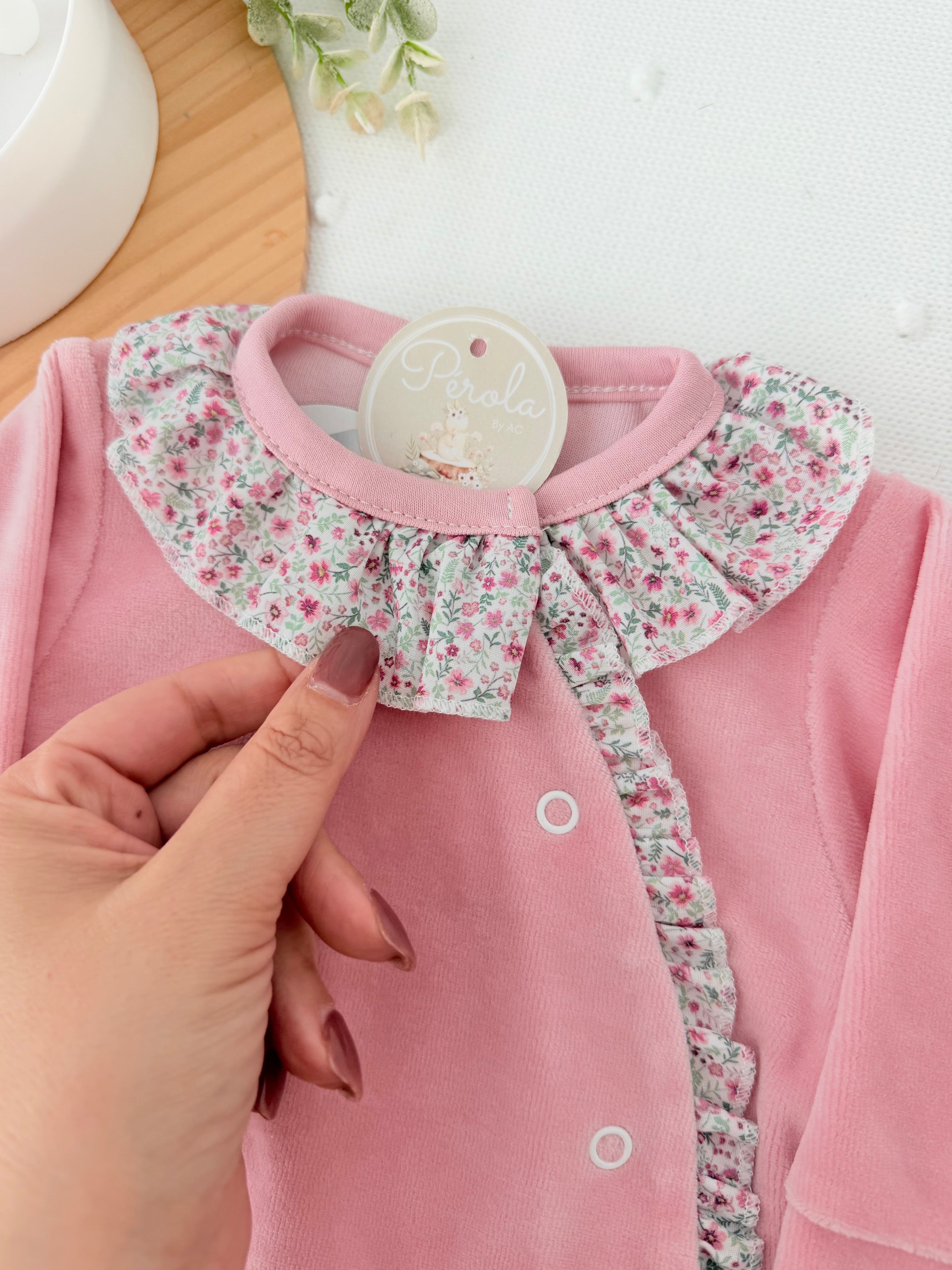 Babygrow tema flores em VELUDO Rosa velho