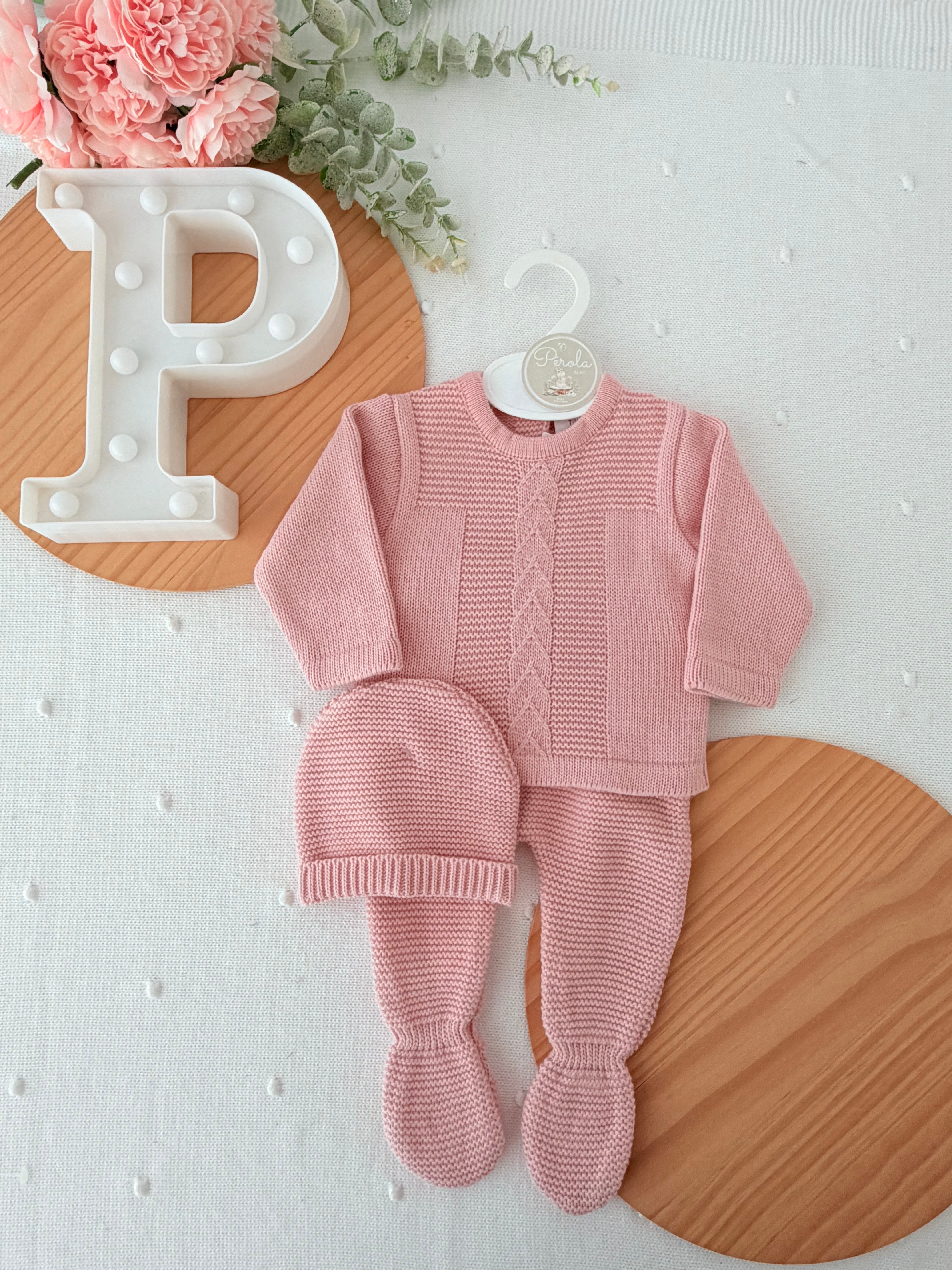 Conjunto tricot sonho : calças, camisola e gorro