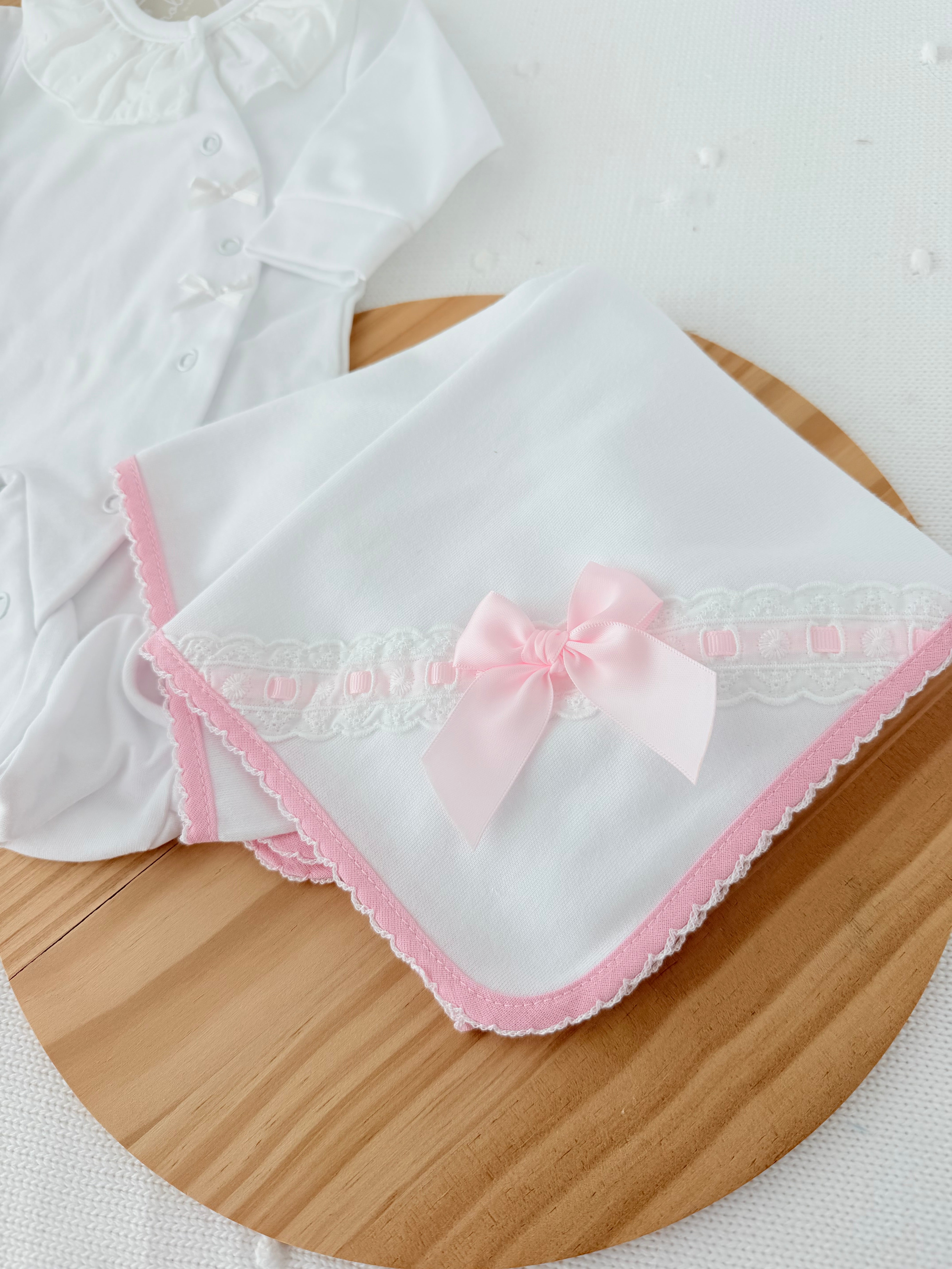 Pack 3 peças Branco/ROSA: Babygrow, gorro malha e fralda