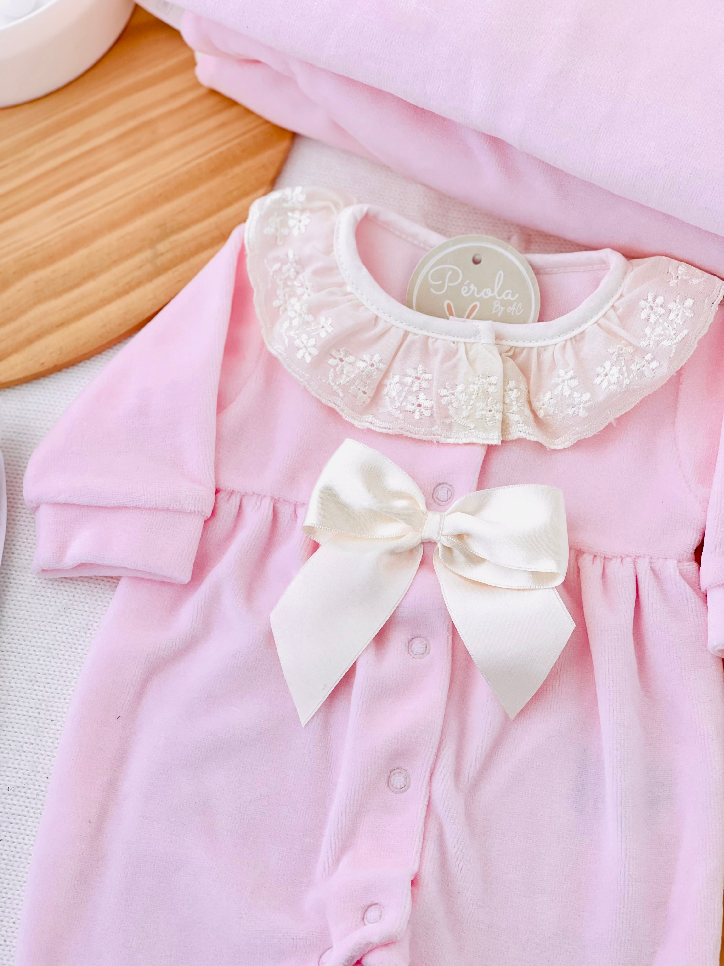 Babygrow elegante de veludo premium