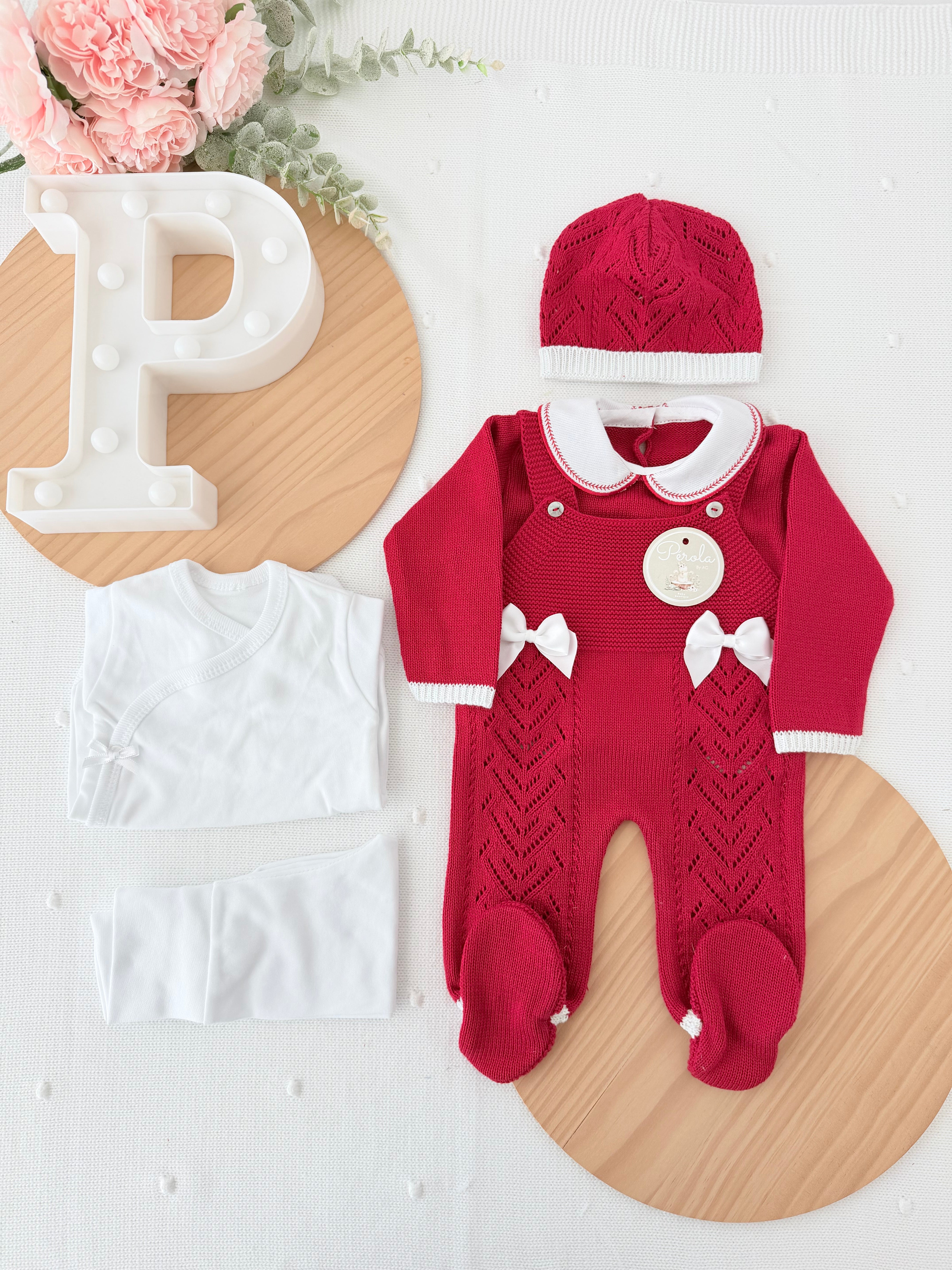 Pack saída de maternidade VERMELHO 5 peças: body, calças, jardineiras, camisola e gorro