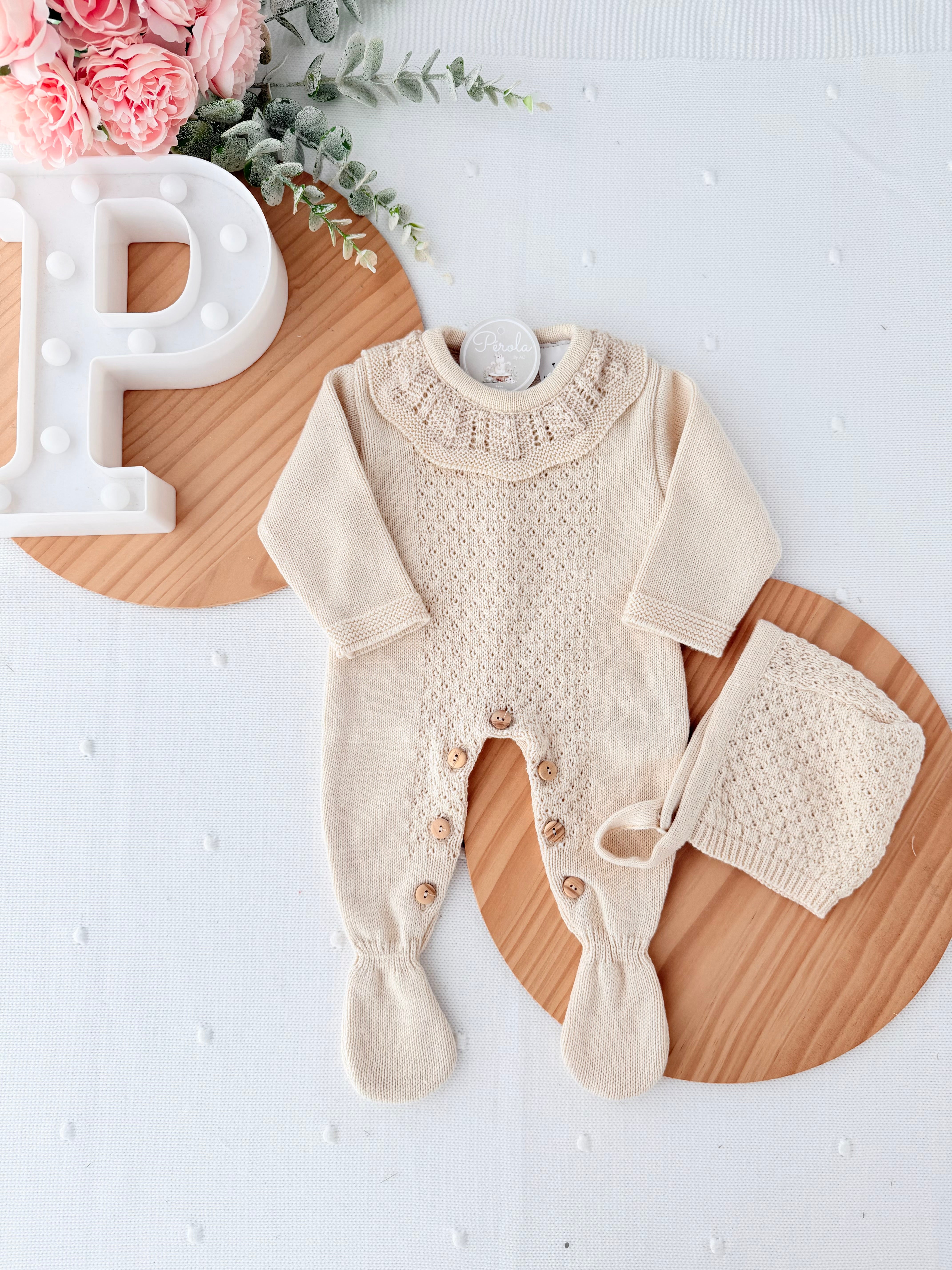 Conjunto Baby love: Babygrow e touca recém nascido