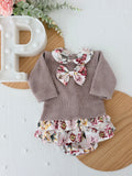 Conjunto castanho: camisola e saia/tapa fraldas