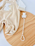 Conjunto ursinhos veludo: jardineiras, camisola e prende chupetas