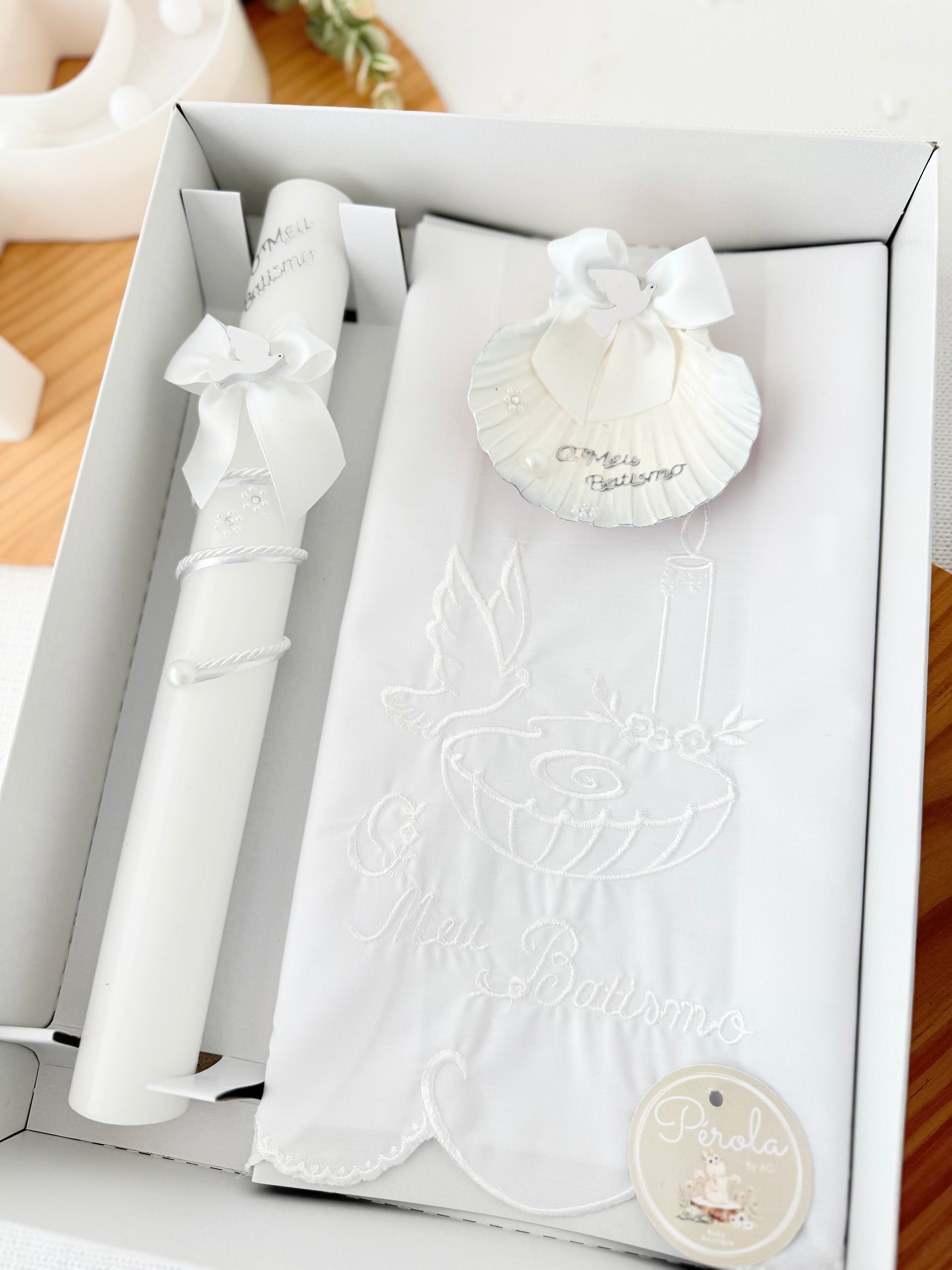 Conjunto para Batizado: vela, toalha e concha Batizado Pomba