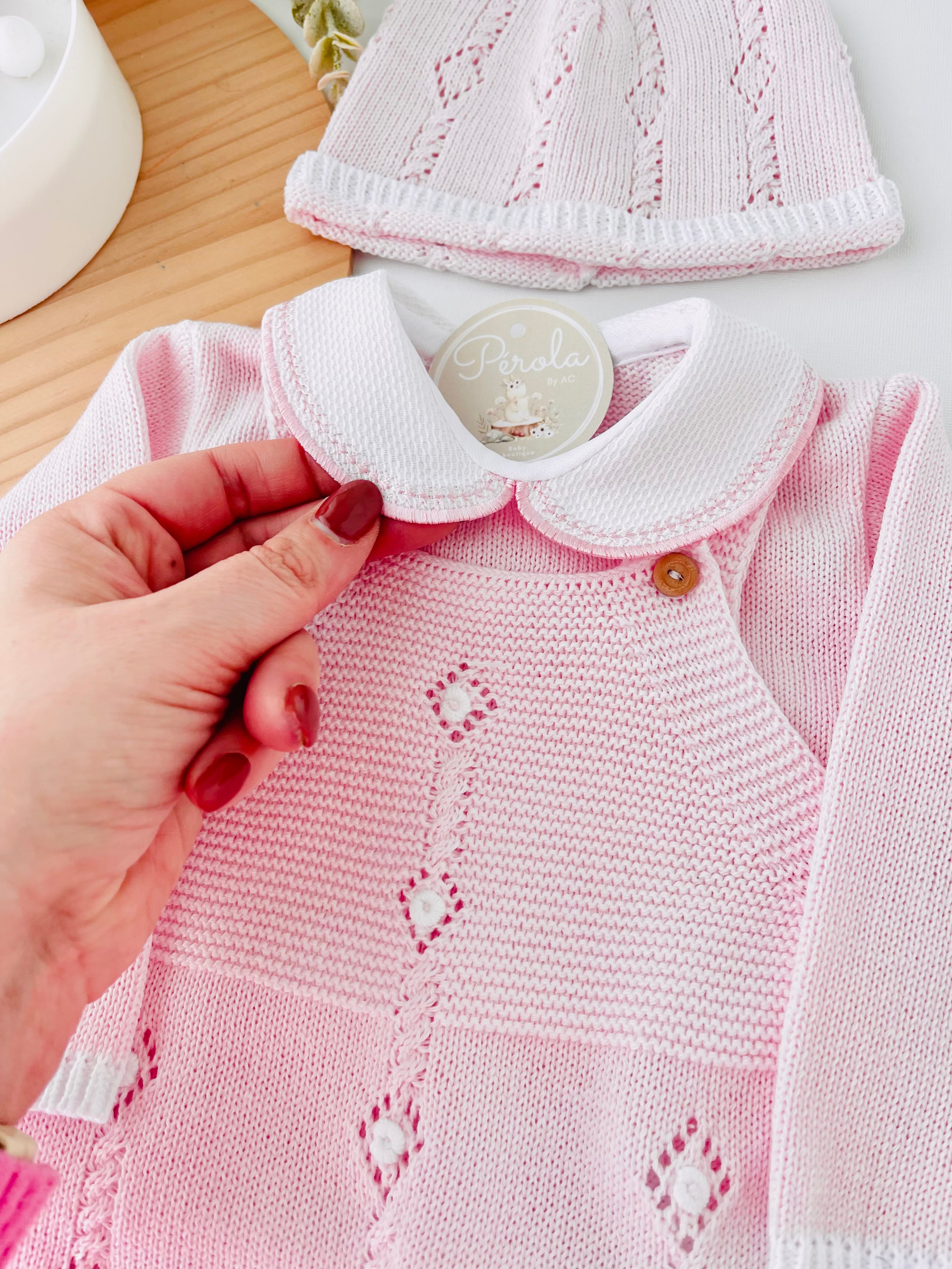 Saída de maternidade algodão doce: jardineiras, camisola e gorro - 100% algodão