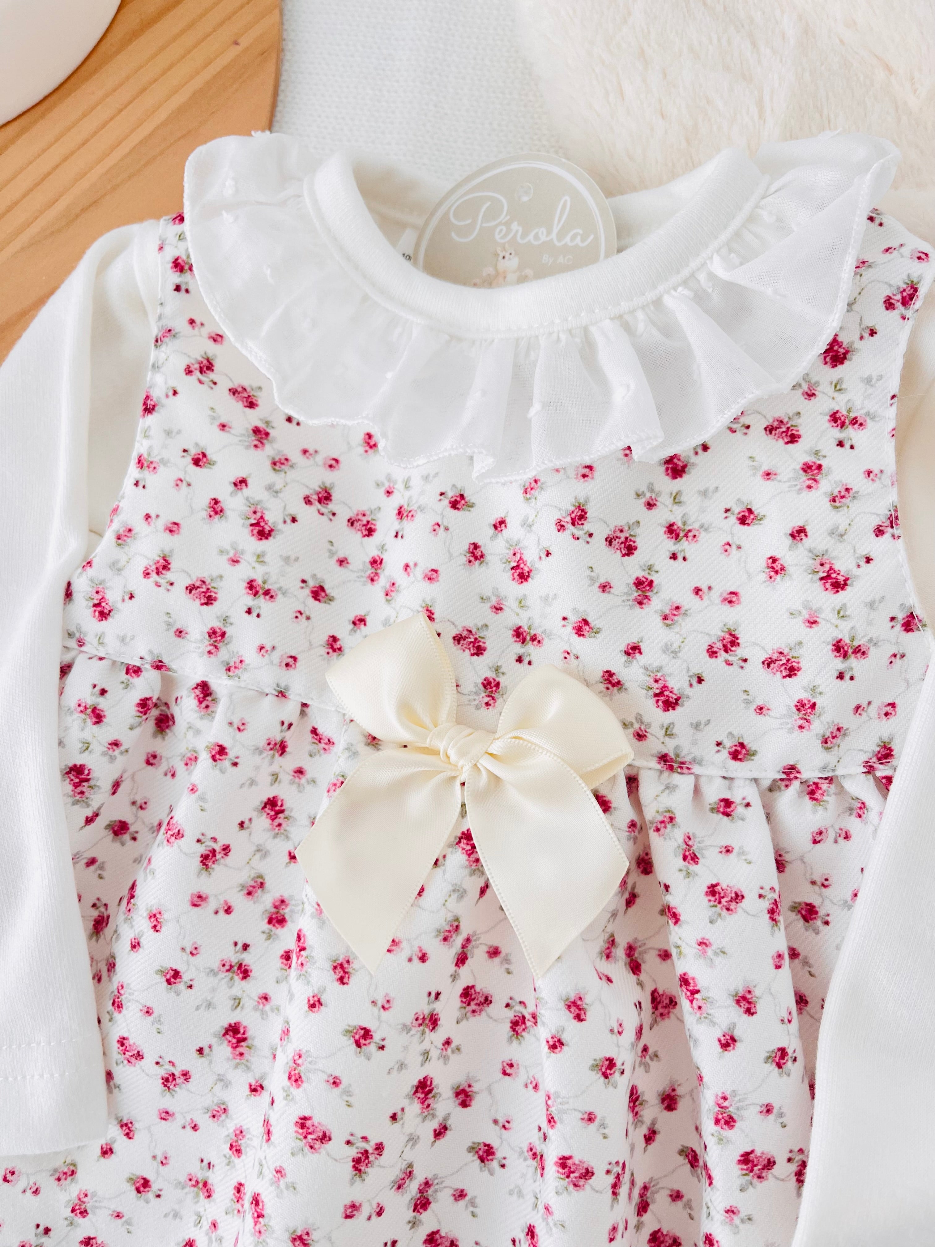 Conjunto Eva: casaco de pêlo, vestido e camisola com golinha