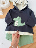 Conjunto dinossauro menino: camisola com capuz e calções