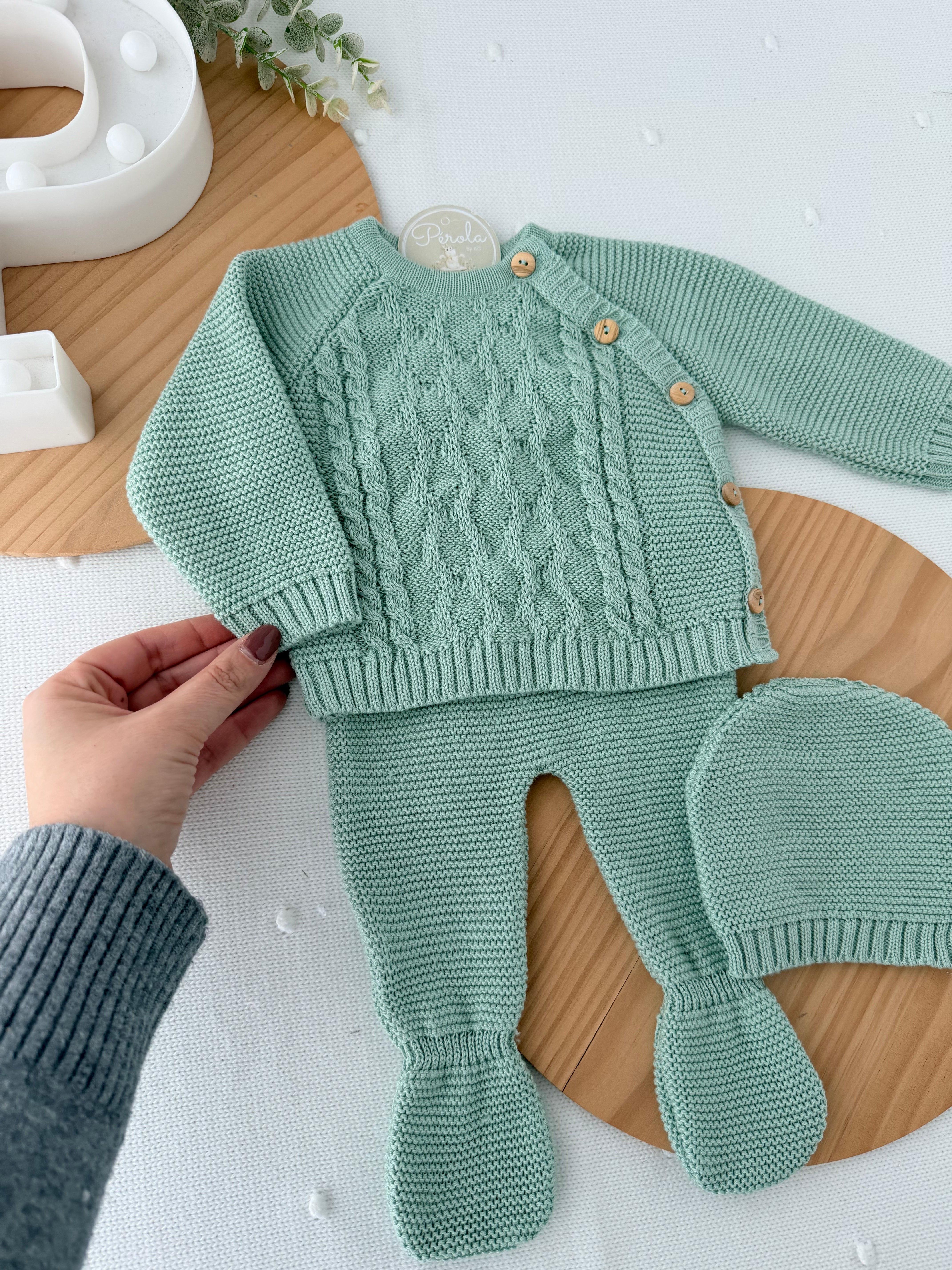 Conjunto malha 100% algodão: camisola, calças e gorro