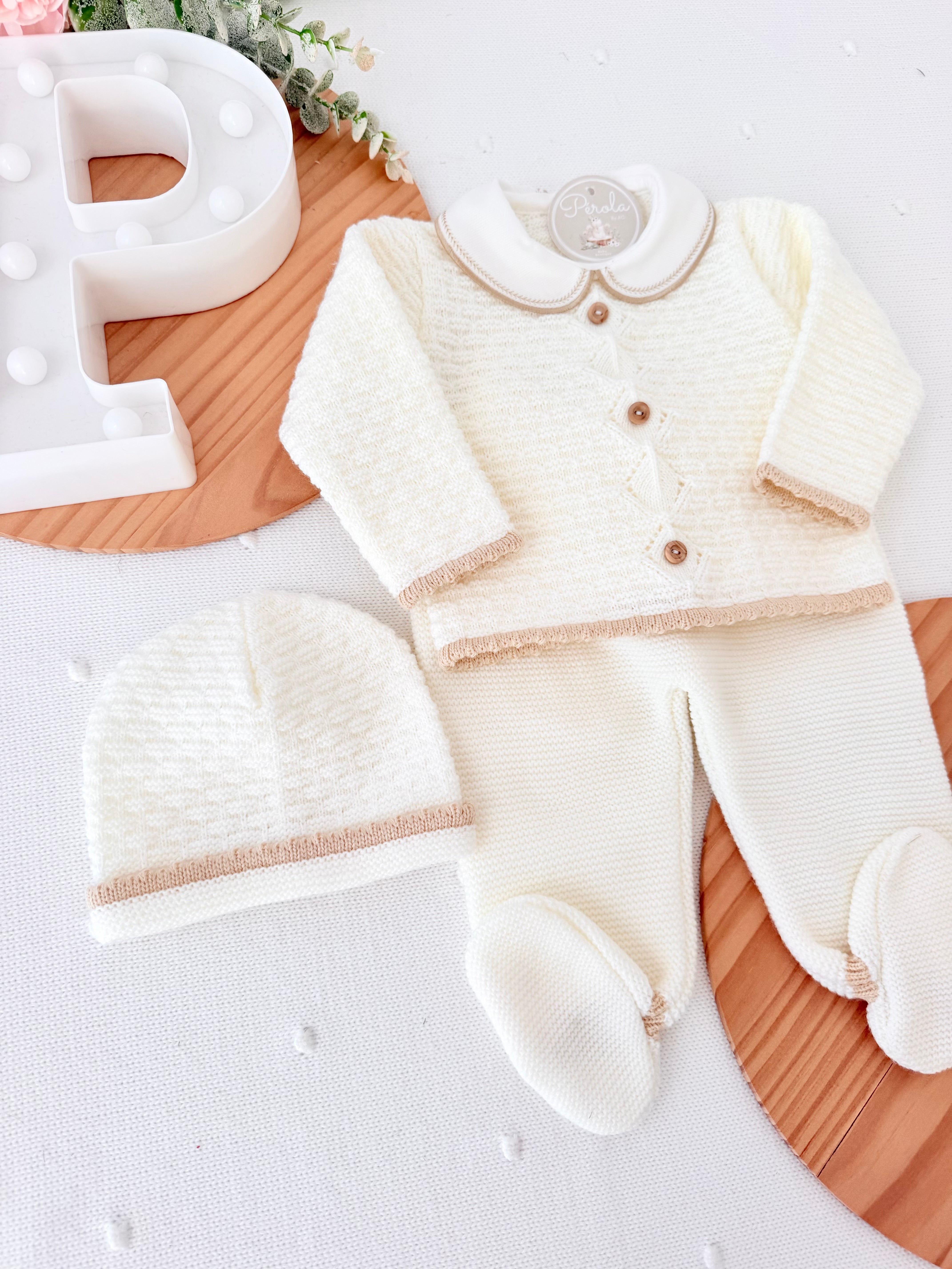 Conjunto unissexo pérola : camisola, calças e gorro