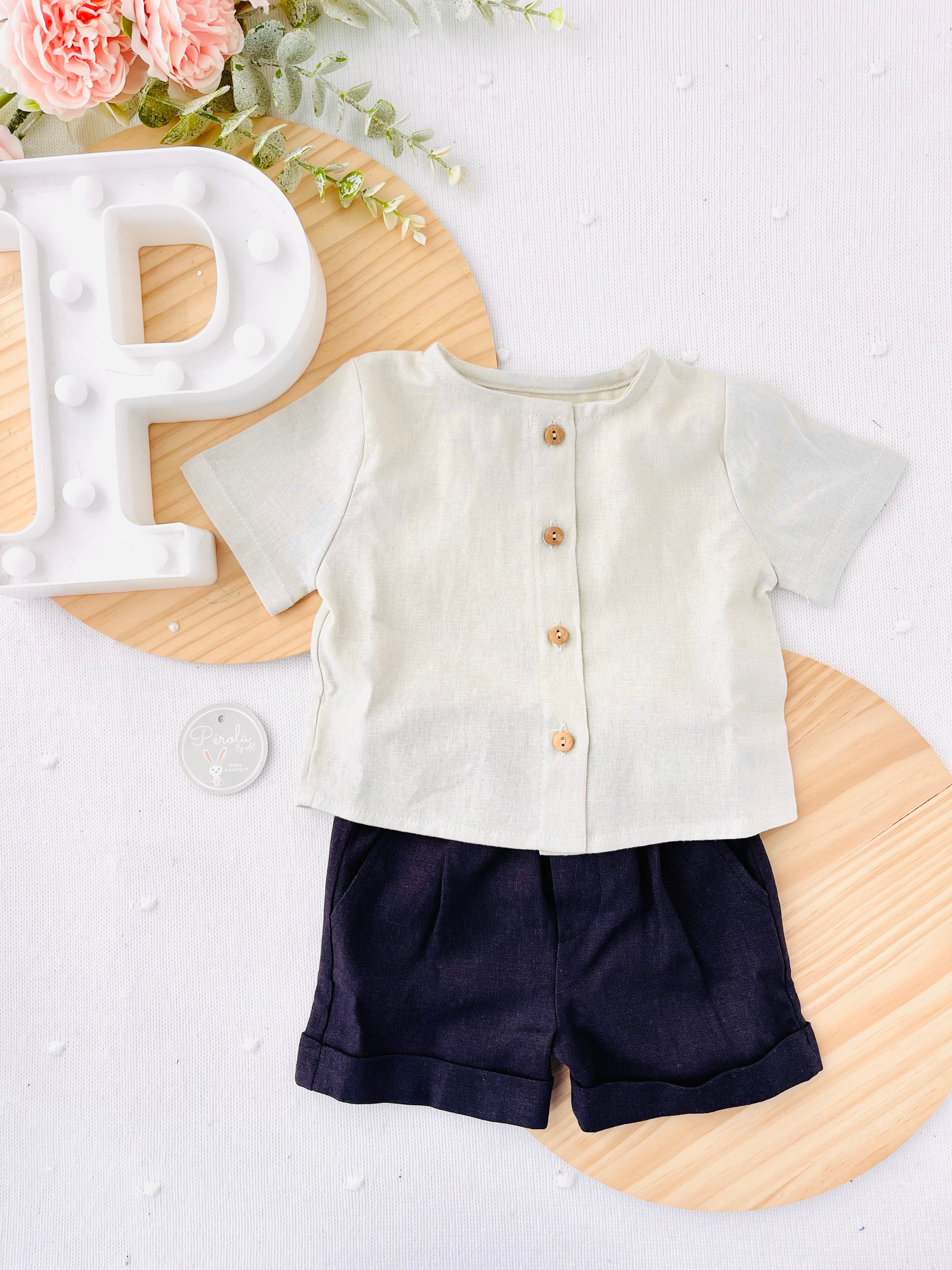 Camisa e calções estilo linho