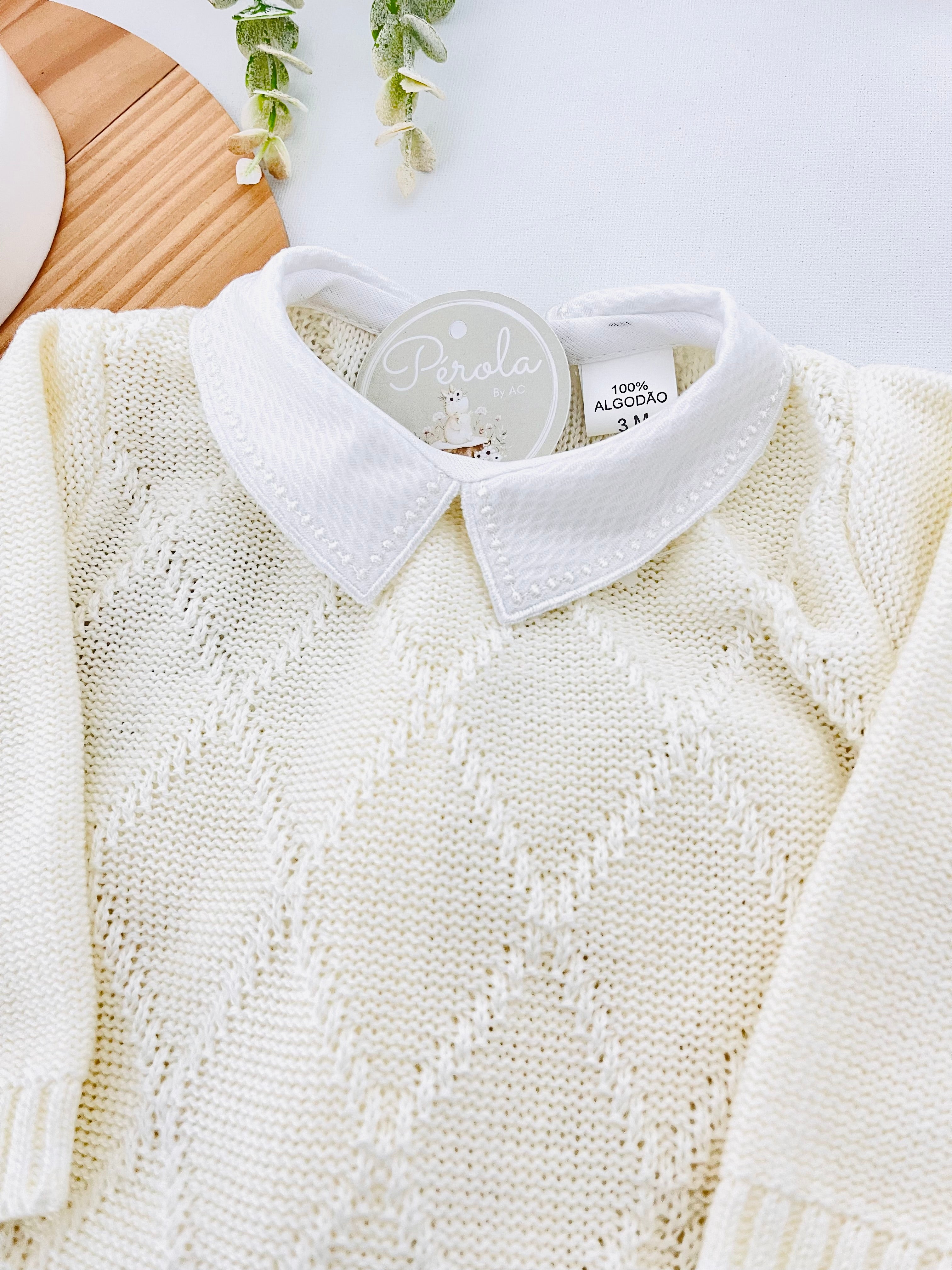 Conjunto losango: camisola com gola de camisa e calças