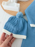 Saída de maternidade azul cobalto: jardineiras, camisola e gorro malha quentinha