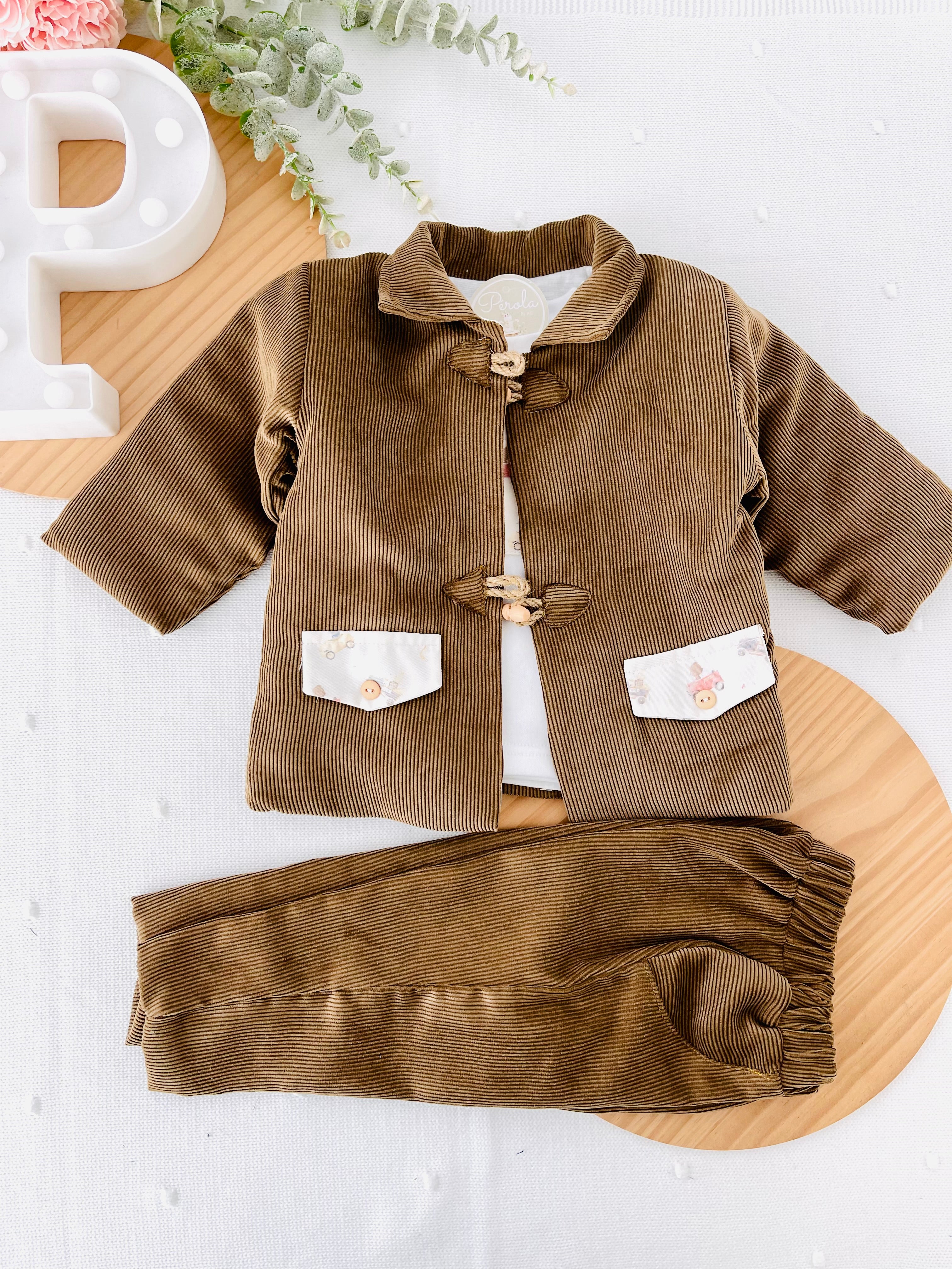 Conjunto menino bombazine 3 peças: casaco, calças e camisola