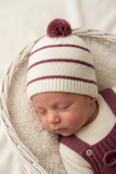 Conjunto risquinhas berinjela: jardineiras, camisola e gorro