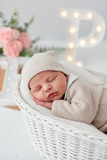 Pack saída de maternidade Bege 5 peças: body, calças, jardineiras, camisola e gorro