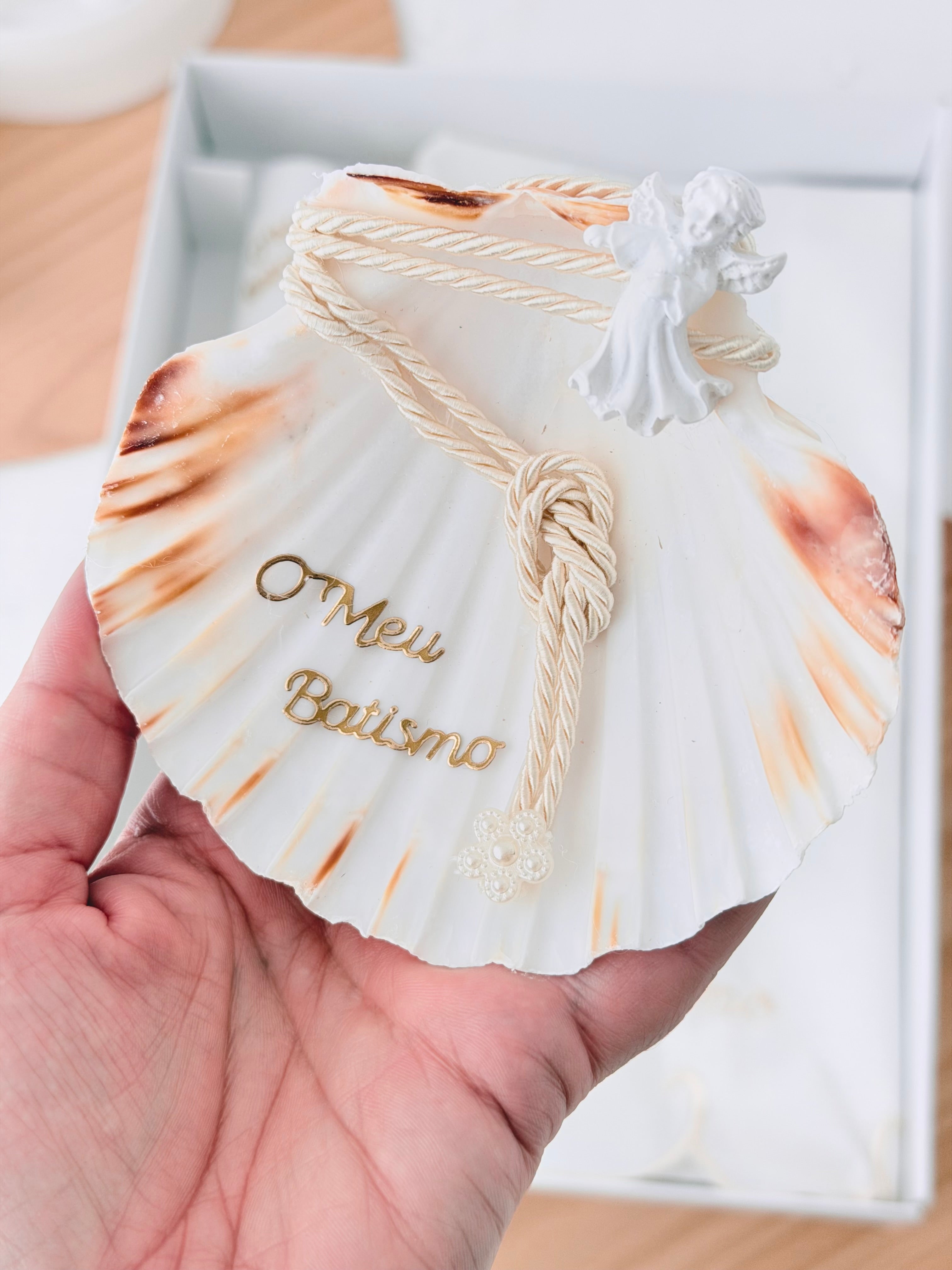 Conjunto para Batizado: vela, toalha e concha Batizado Pomba