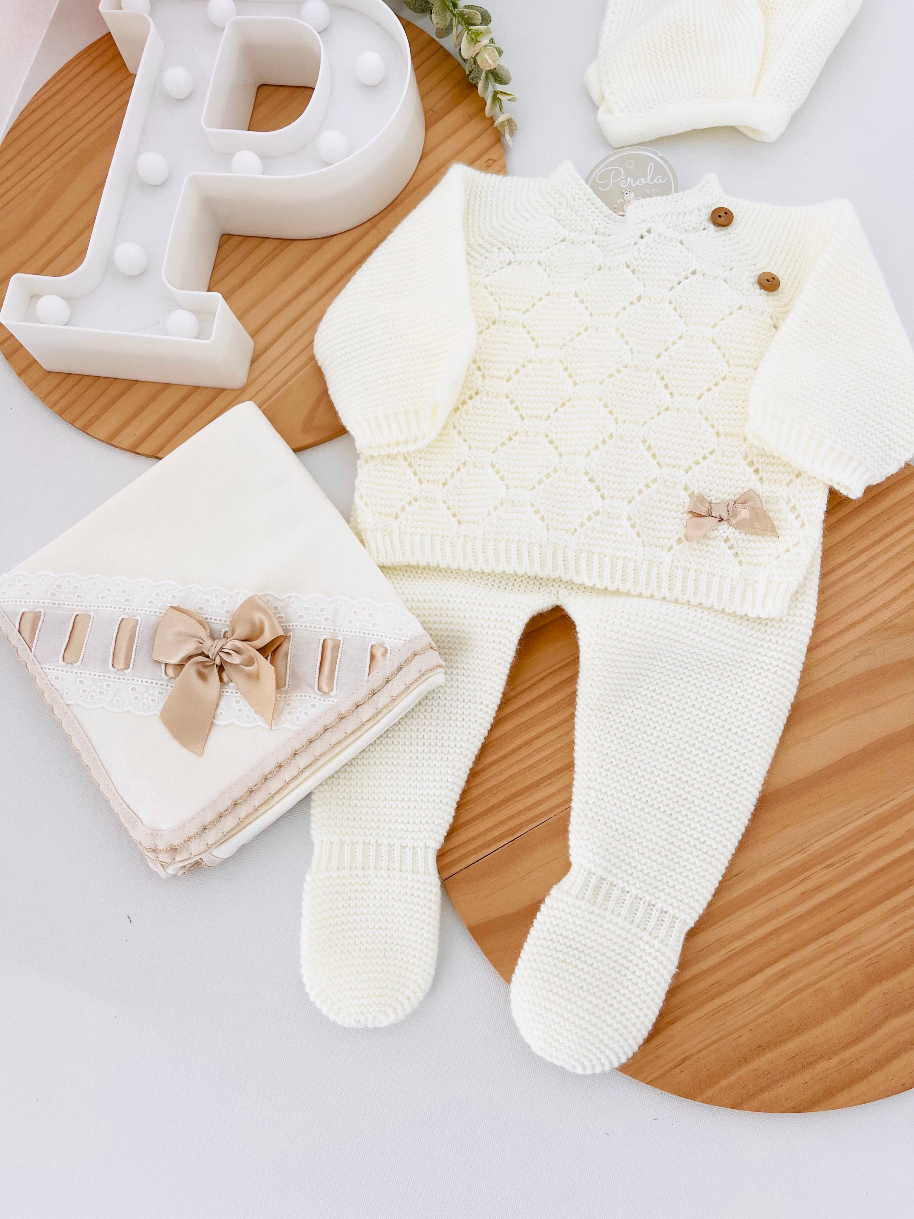 Conjunto malha colmeia para recém nascidos camisola, calças e touca - Outono/Inverno