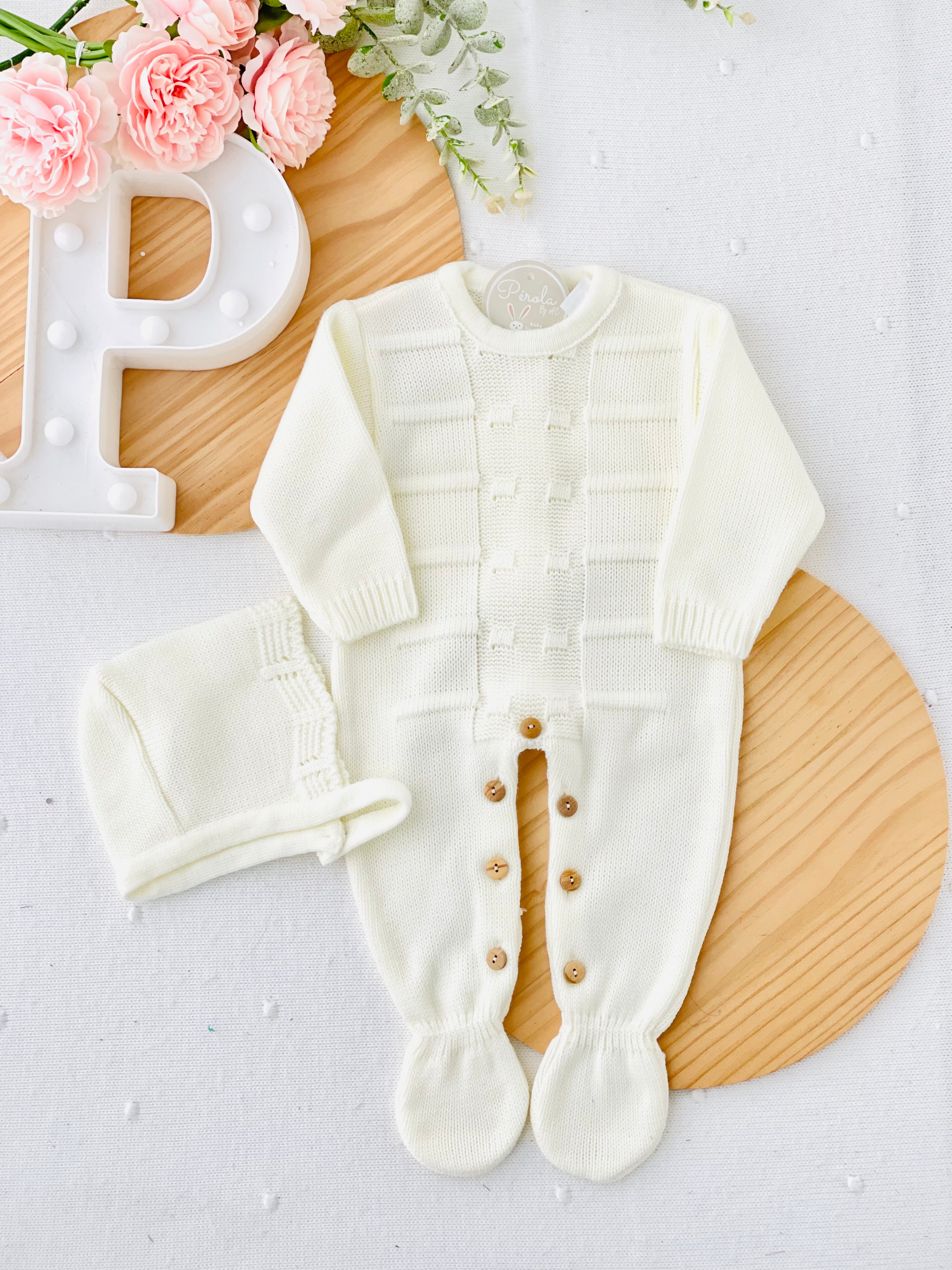 Saída de maternidade quadradinhos: Babygrow e touca Outono/Inverno