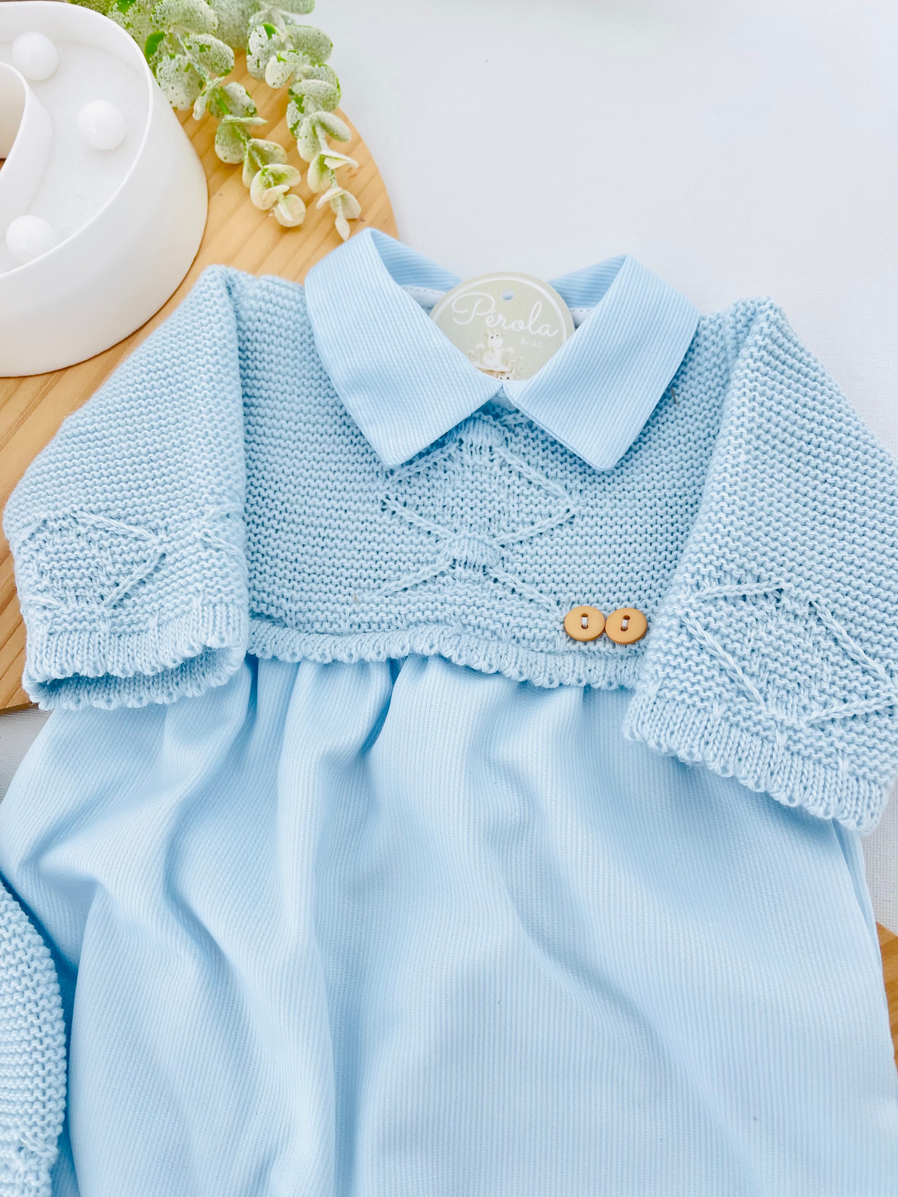 Conjunto quentinho: macacão e gorro