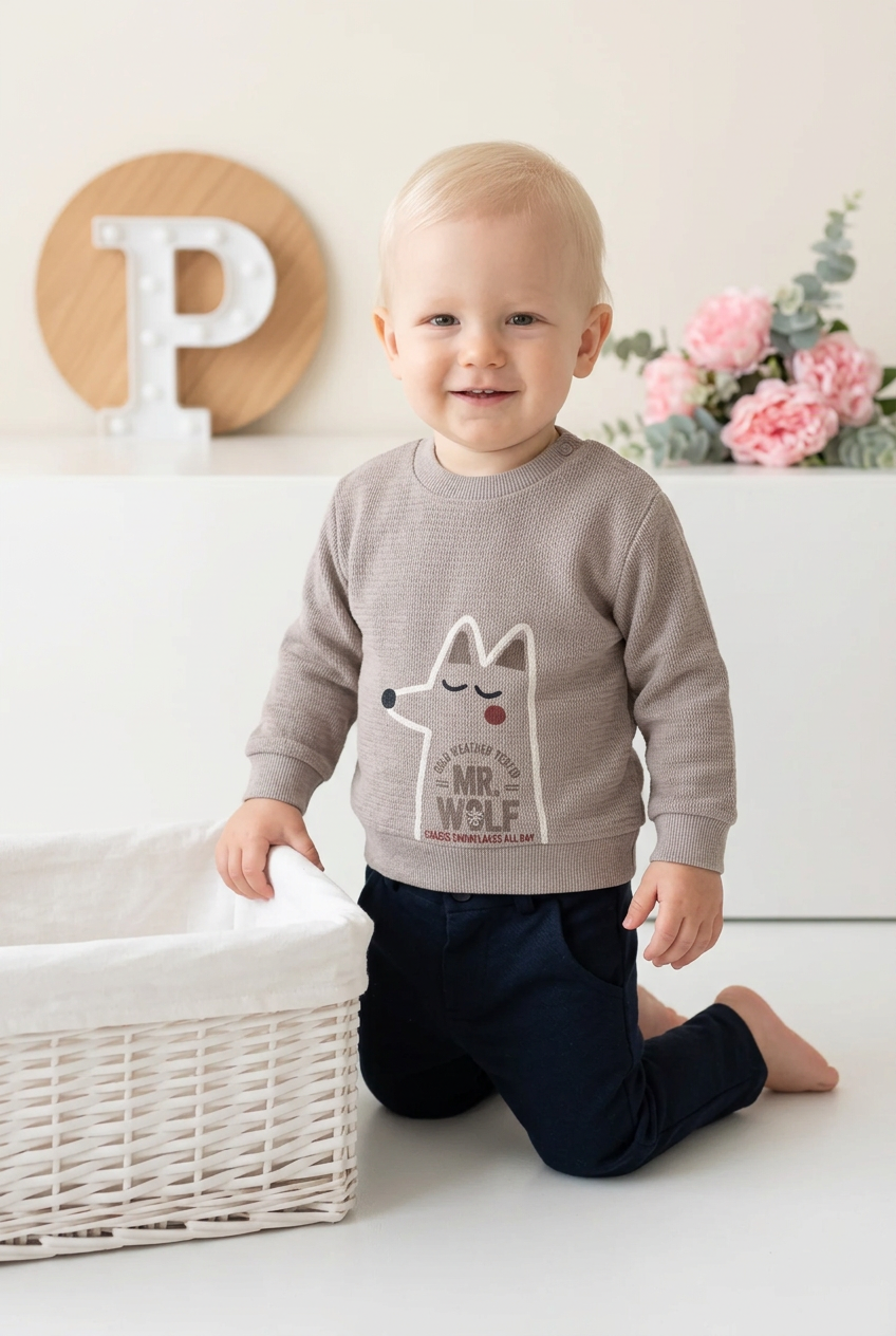 Conjunto menino lobo: camisola e calças de tecido