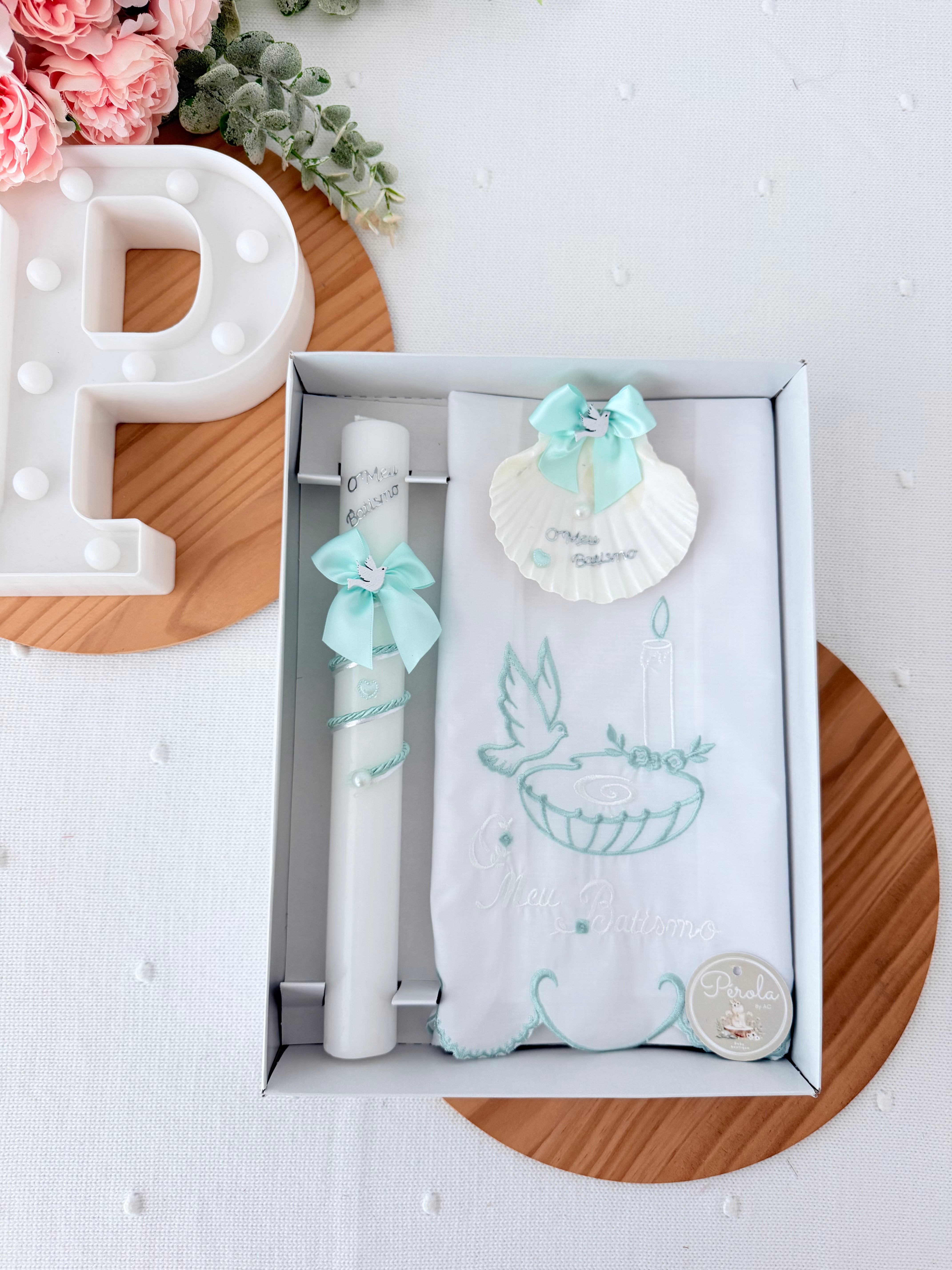 Conjunto para Batizado: vela, toalha e concha Batizado Pomba