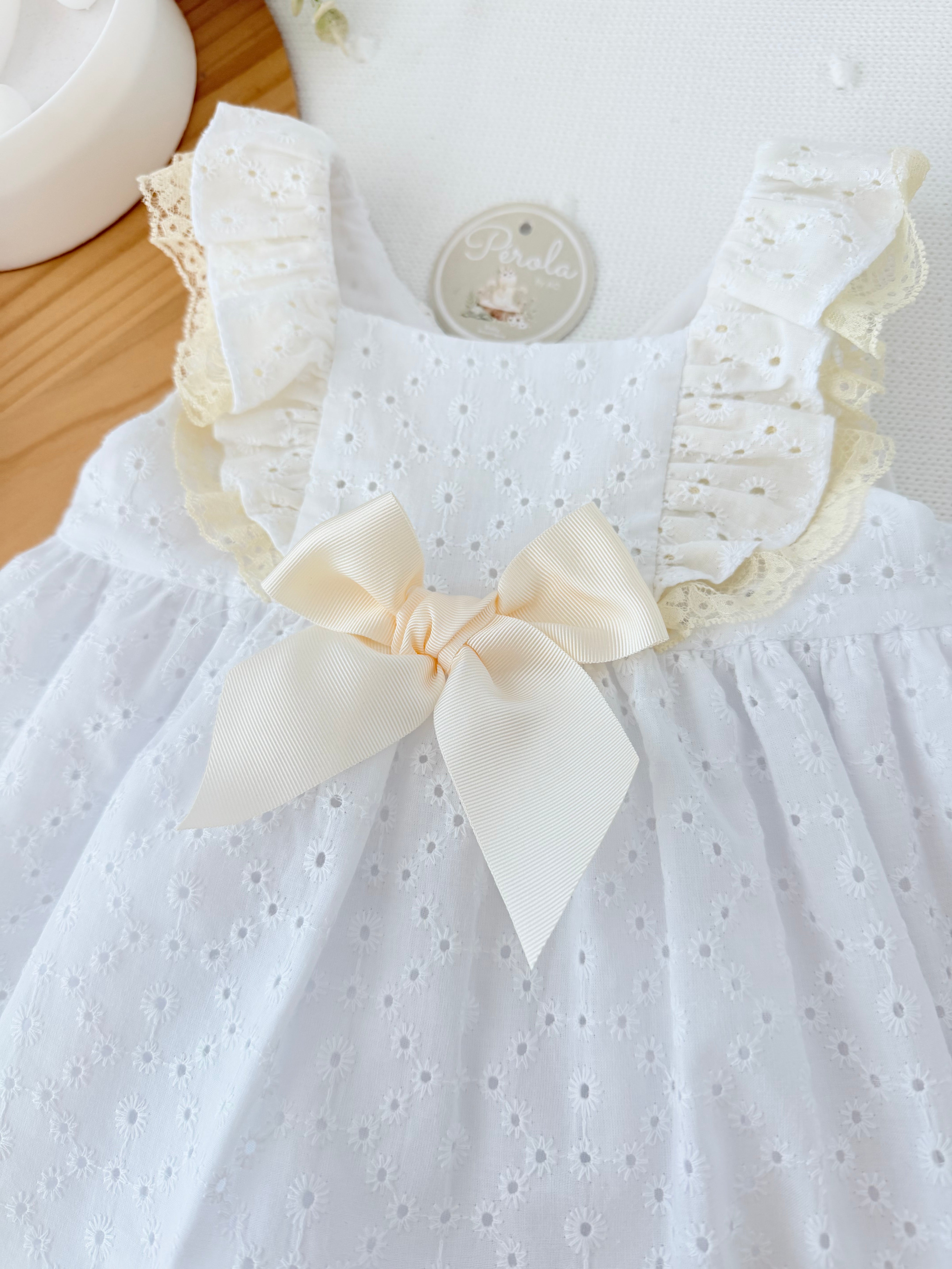 Conjunto cerimónia pérola: vestido e tapa fraldas