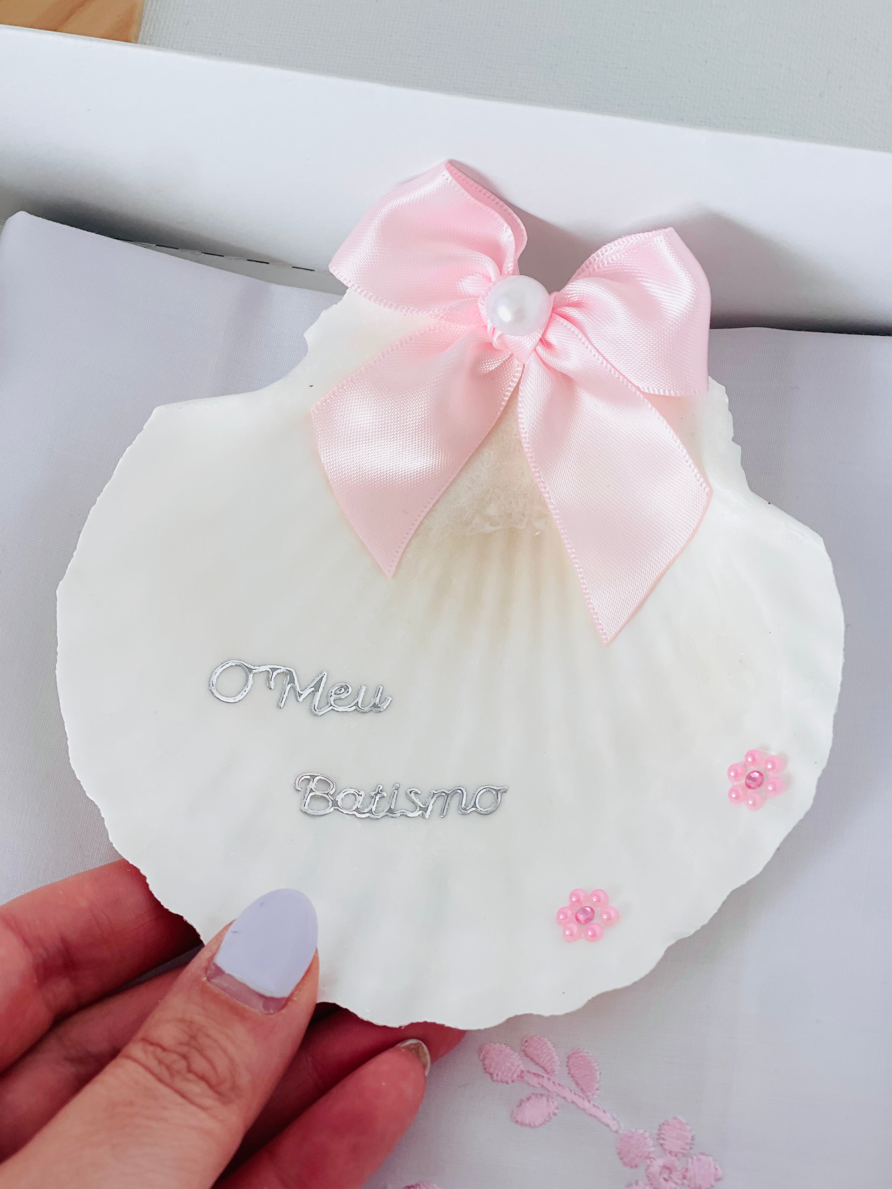 Conjunto para Batizado: vela, toalha e concha Batizado - Ramos
