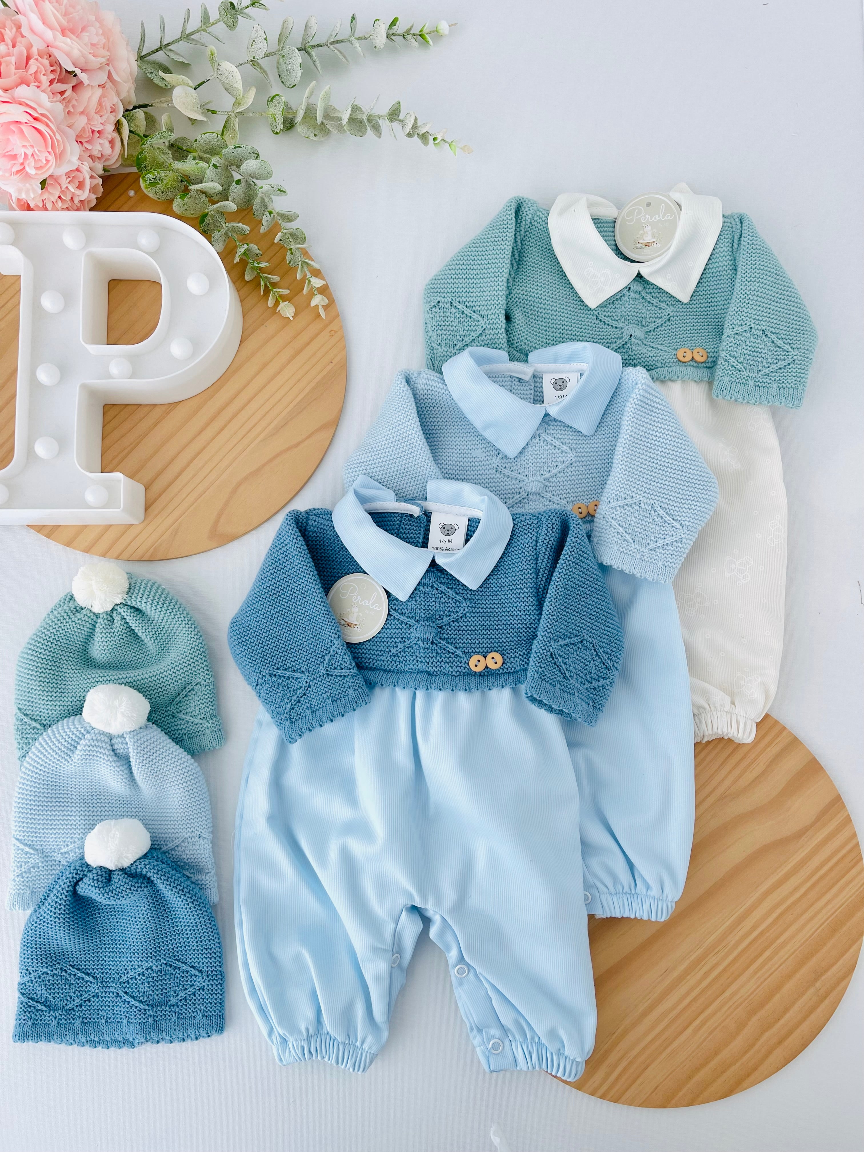 Conjunto quentinho: macacão e gorro