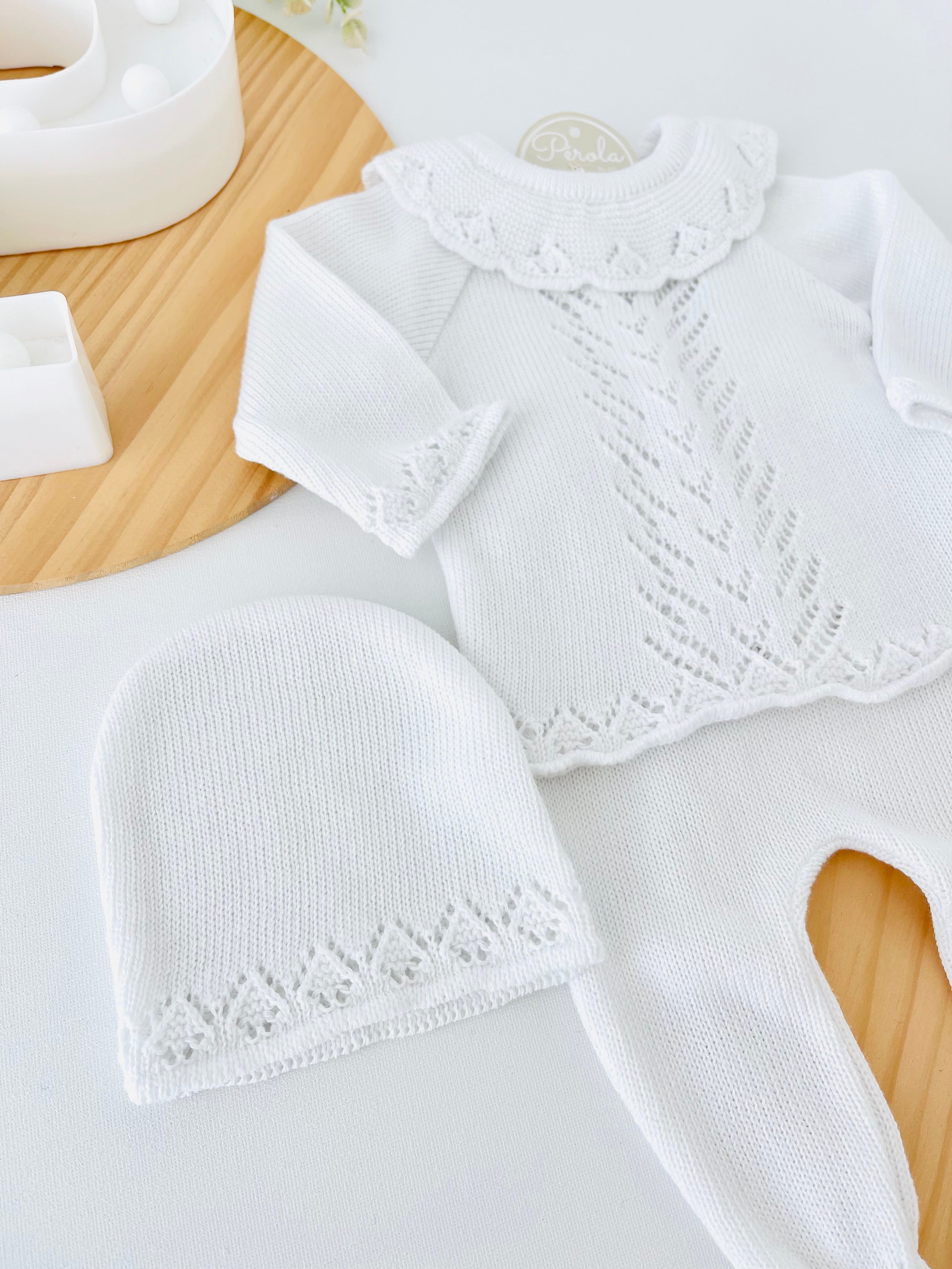 Conjunto malha com golinha: camisola, calças e touca