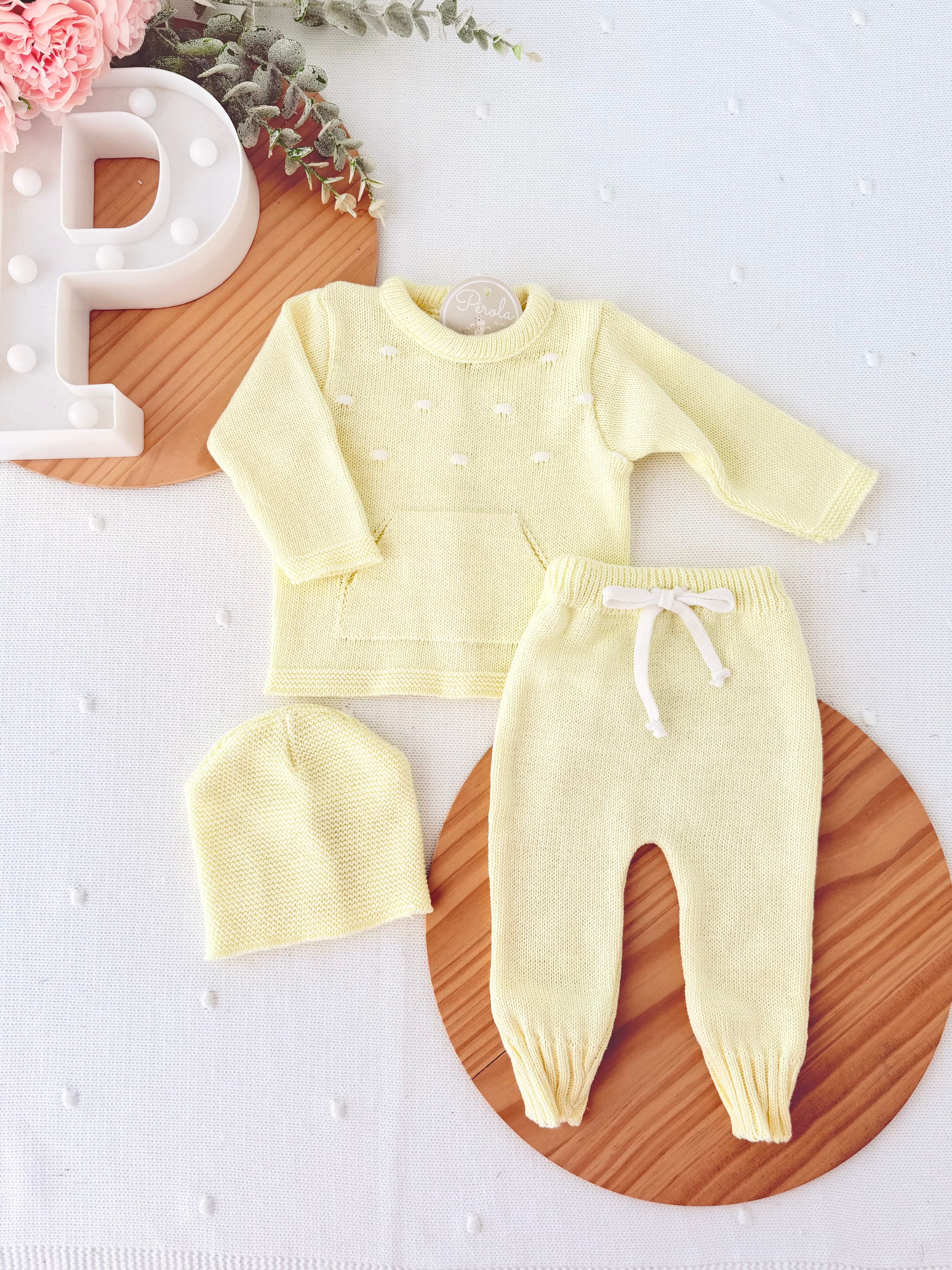 Conjunto Bebé: Camisola, Calças e Gorro 1M