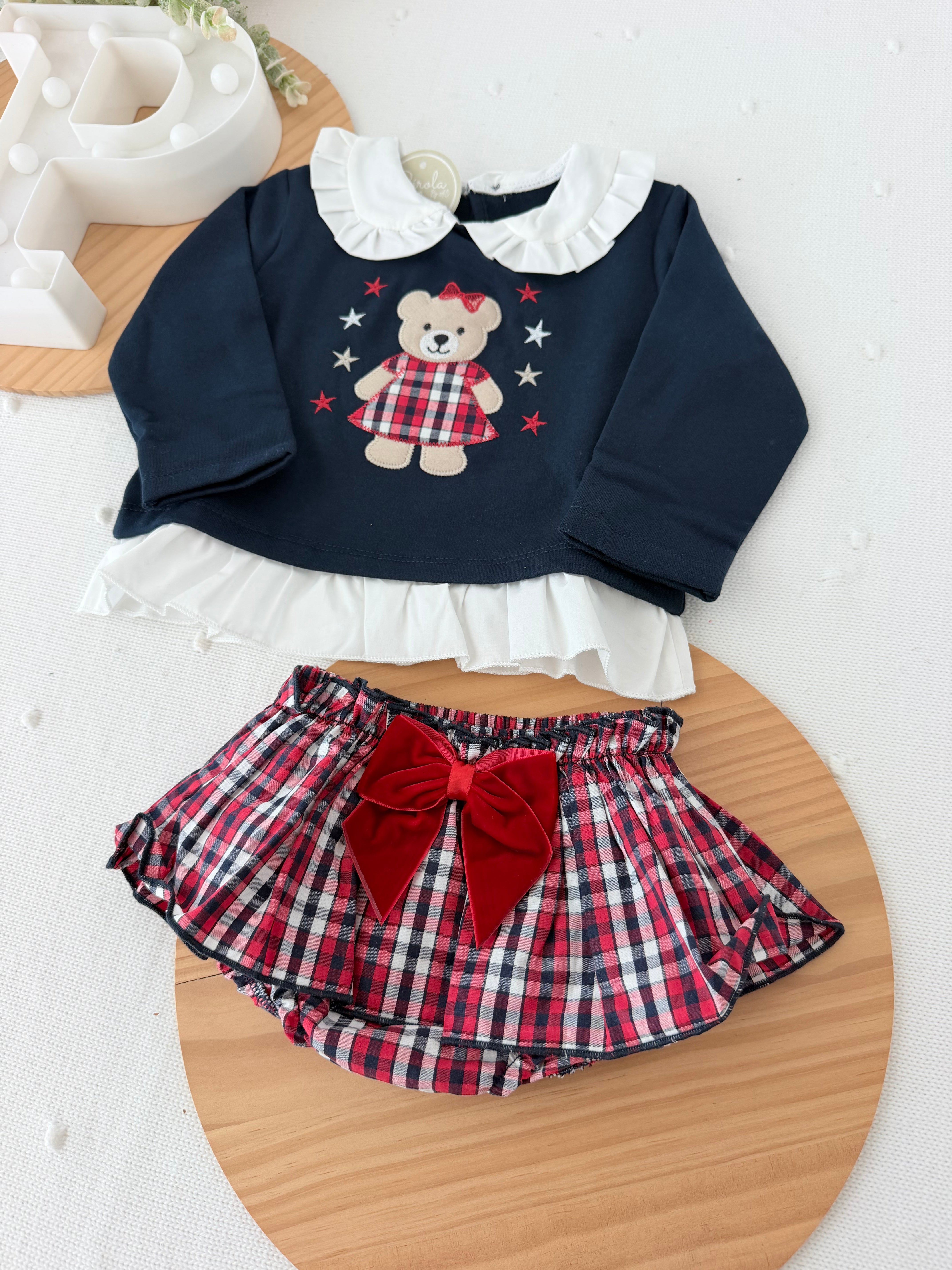 Conjunto ursinho xadrez:  camisola e saia/tapa fraldas