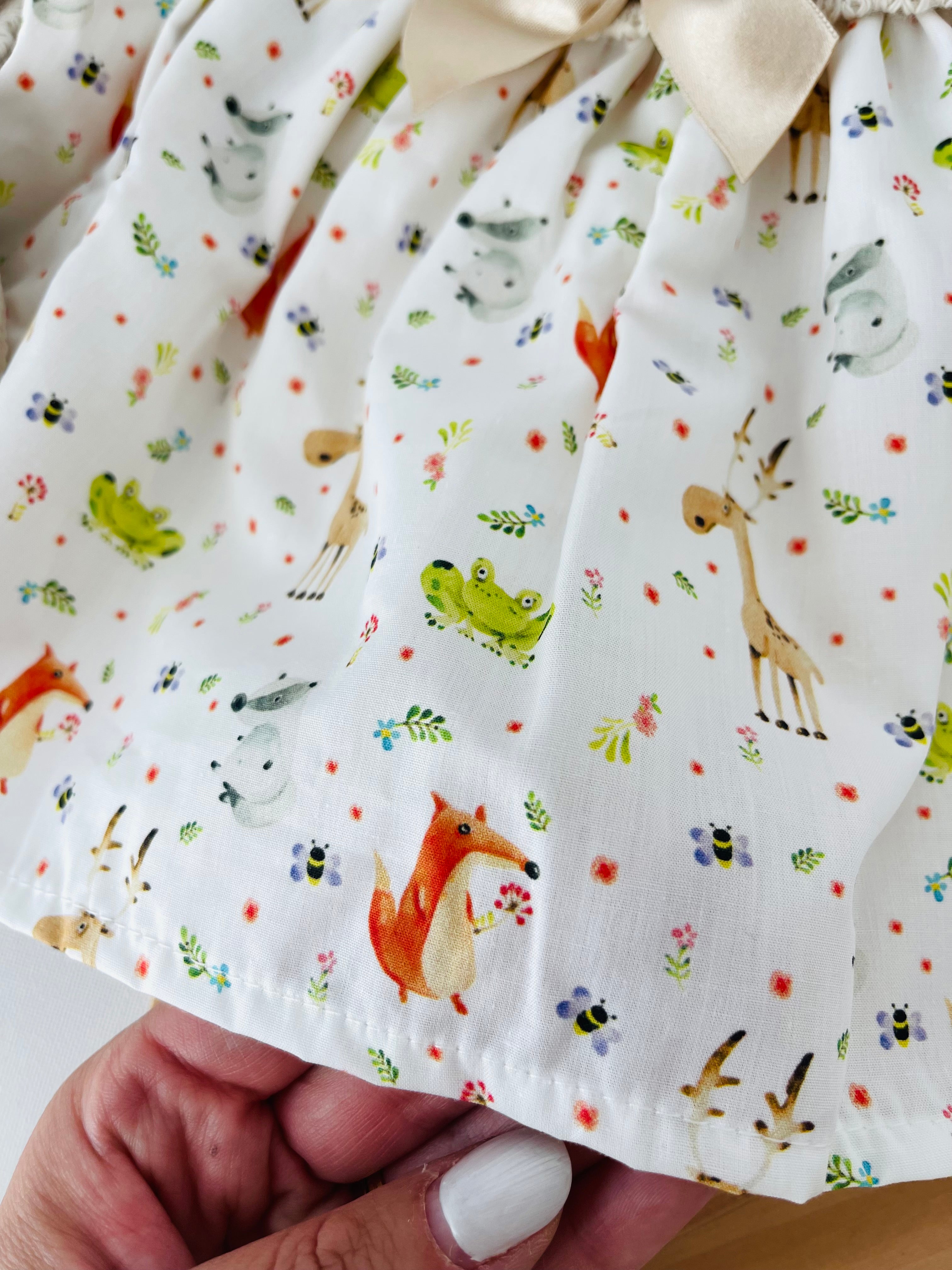 Vestido e touca Bege